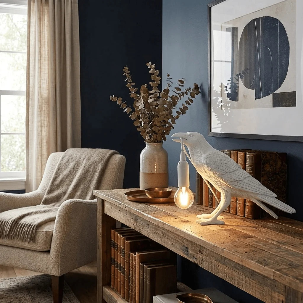 Lampe à Poser Design Corbeau Résine Sculpturale pour Chambre & Bureau | CORBEAU™