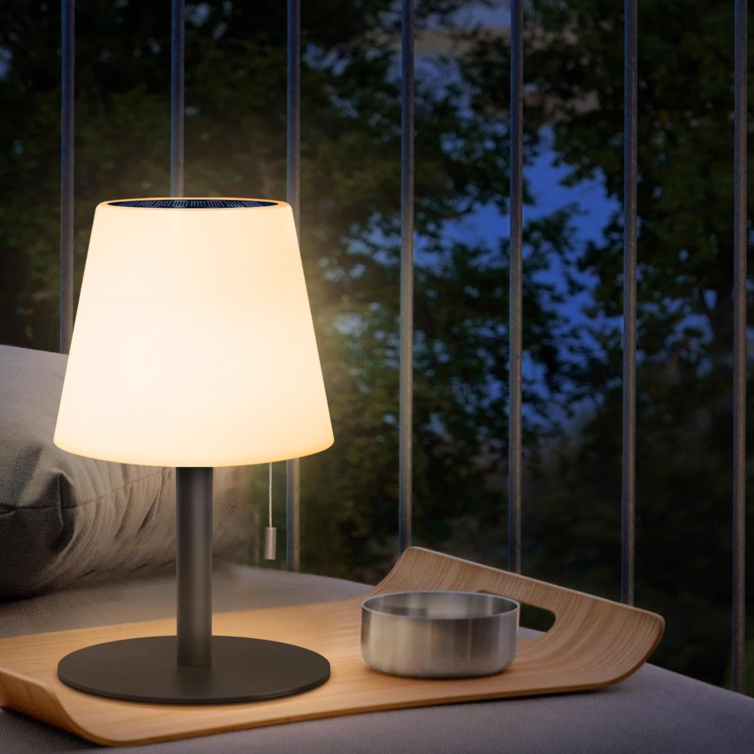 lampe de table solaire 2 en 1 Kimberly pour extérieur avec éclairage LED intégré