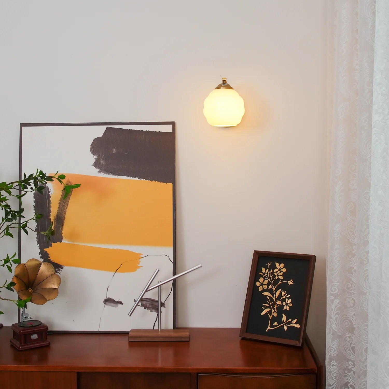Applique Murale Globe en Verre Laiteux Style Art Déco | GALBE™