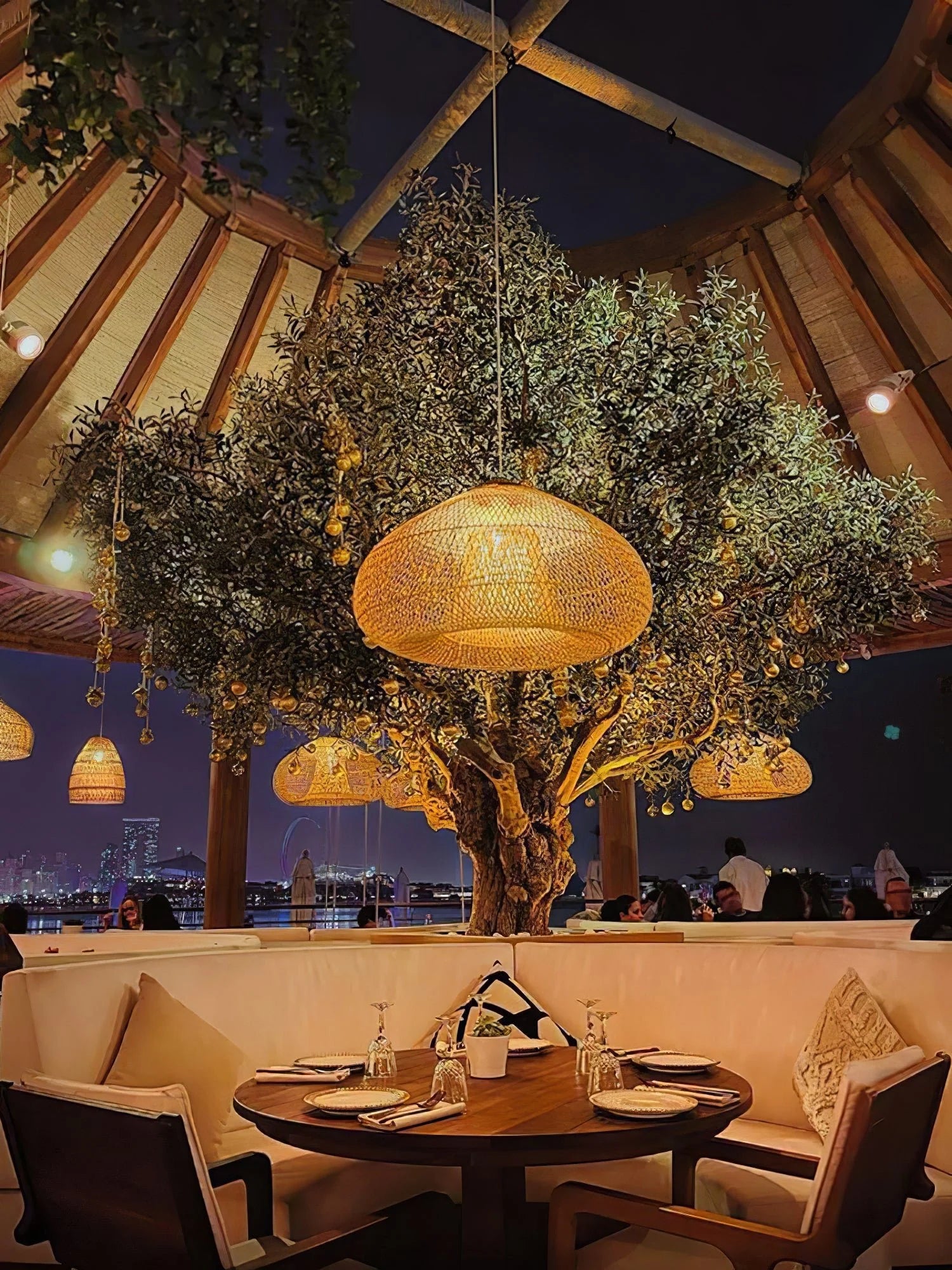 Suspension en Rotin Tressé — Lustre Style Asie du Sud-Est | OSIER™