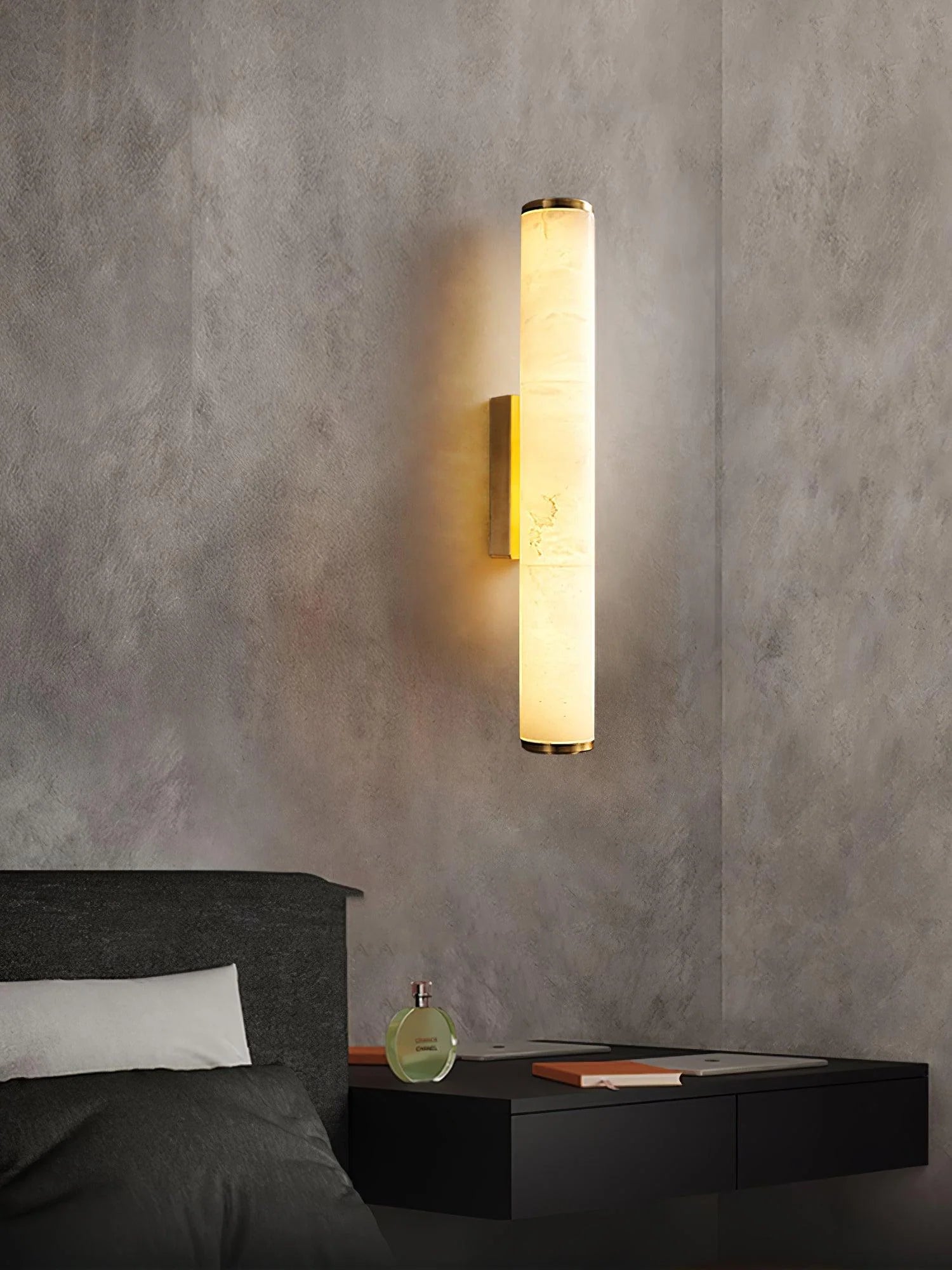 Applique Murale en Pierre Imitation Marbre & Cuivre — Lampe Barre Style Moderne Neutre | CALCAIRE™