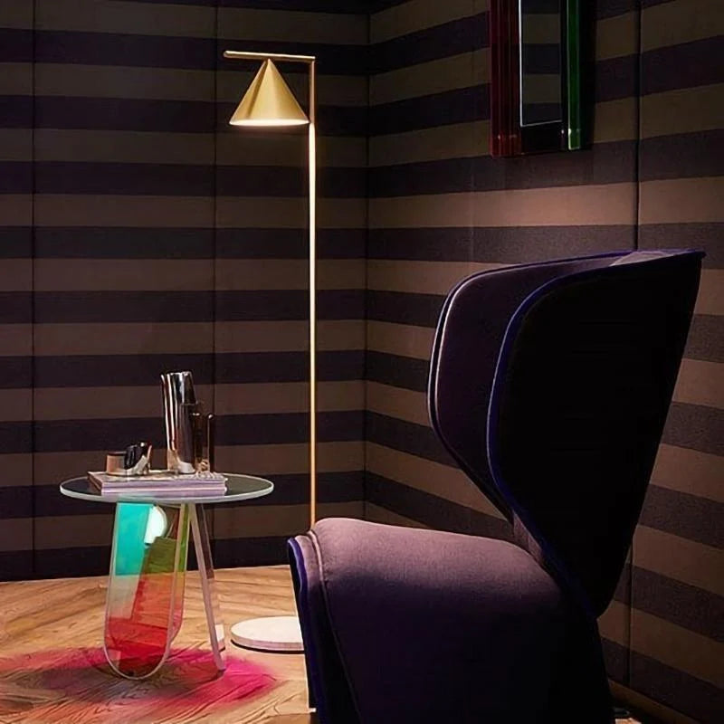 Lampadaire Doré Pied Acier & Base Marbre — Abat-jour Conique Style Classique | CANNE™