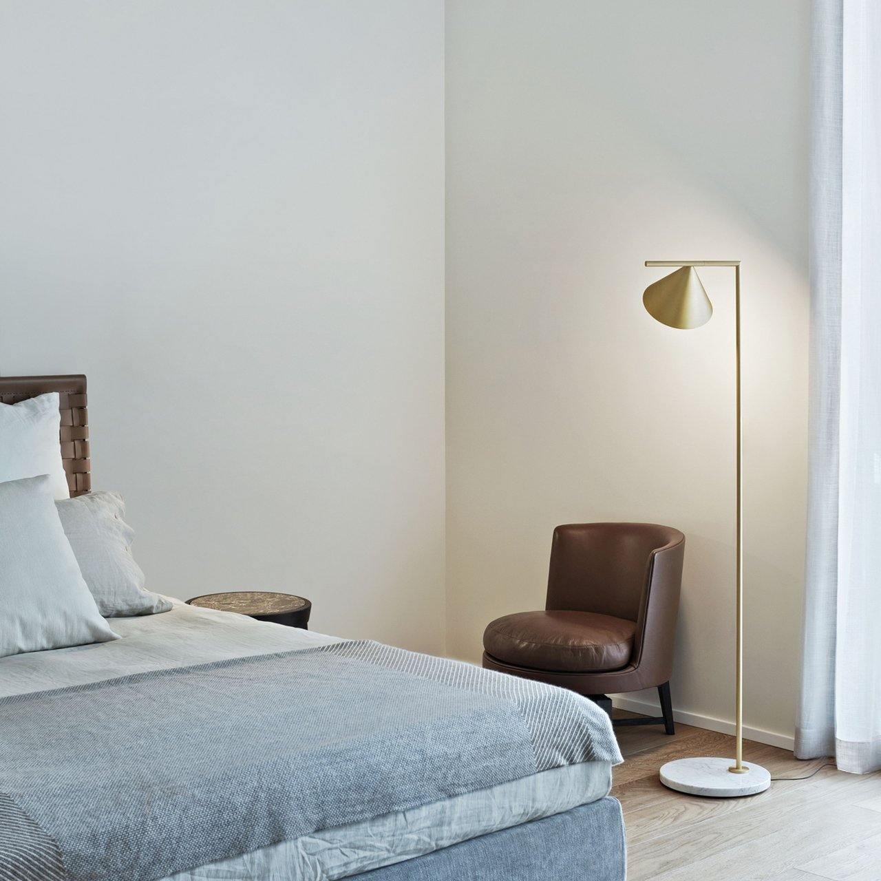 Lampadaire Doré Pied Acier & Base Marbre — Abat-jour Conique Style Classique | CANNE™