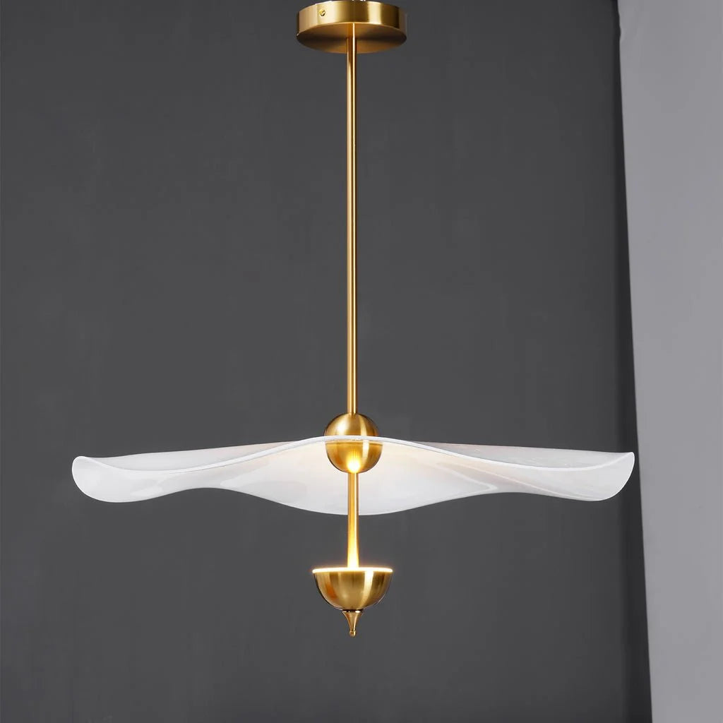 Suspension Feuille de Lotus Dorée — Lustre Art Déco Style Moderne | FEUILLAGE™