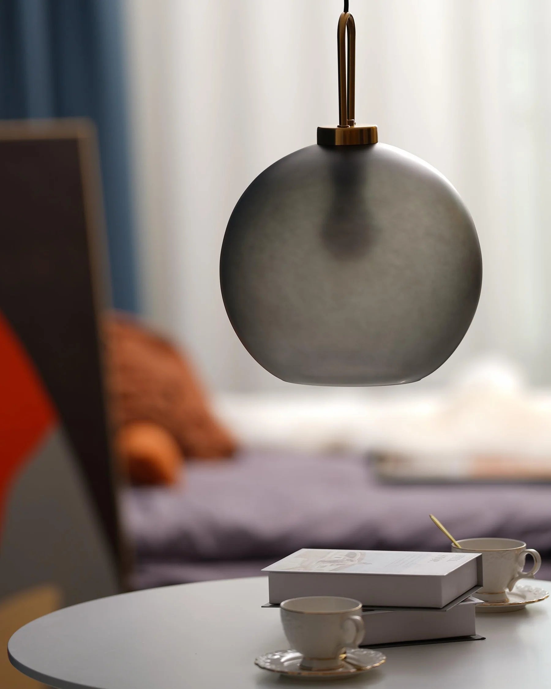 Suspension Boule en Verre Soufflé — Lustre Style Nordique | FLACON™