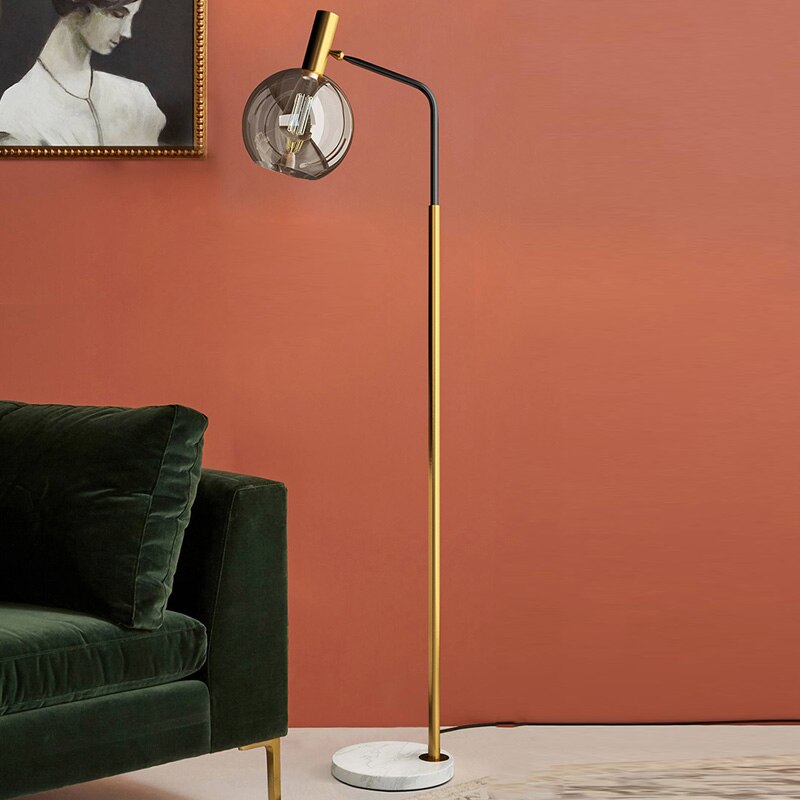 Lampadaire de lecture vertical en verre avec col orientable, design moderne en acier, verre et marbre, parfait pour salons, bureaux et coins lecture.