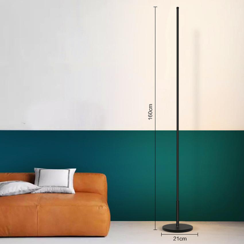 Lampadaire fin en aluminium noir au design minimaliste avec lumière LED dimmable, idéal pour salons, chambres et bureaux modernes.