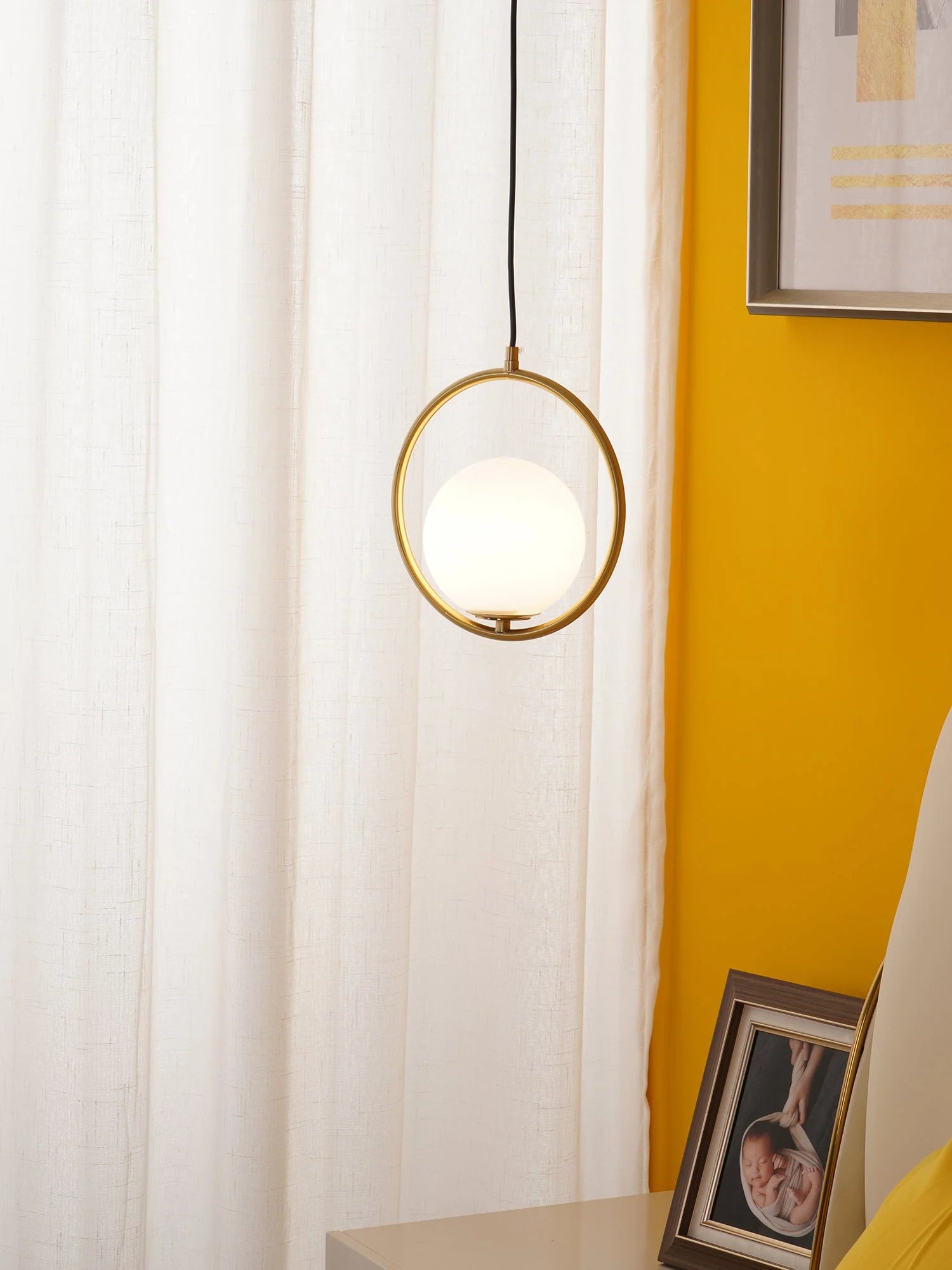 Suspension Boule de Verre & Tige Métal — Petit Lustre Style Bar Minimaliste | GOUTTELETTE™