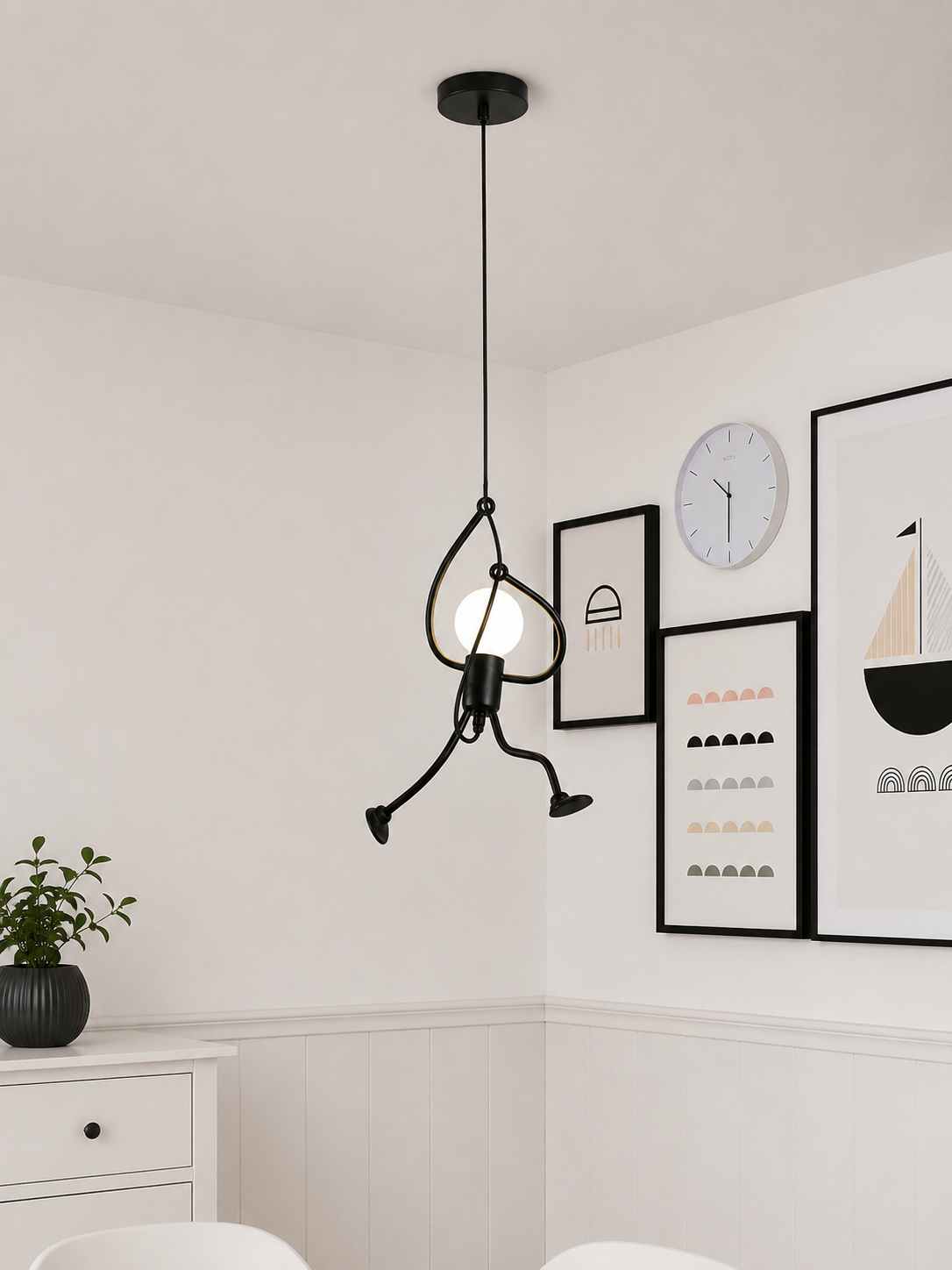 Suspension Artistique Petit Homme en Fer Noir — Luminaire Design Original Créatif | FUNAMBULE™