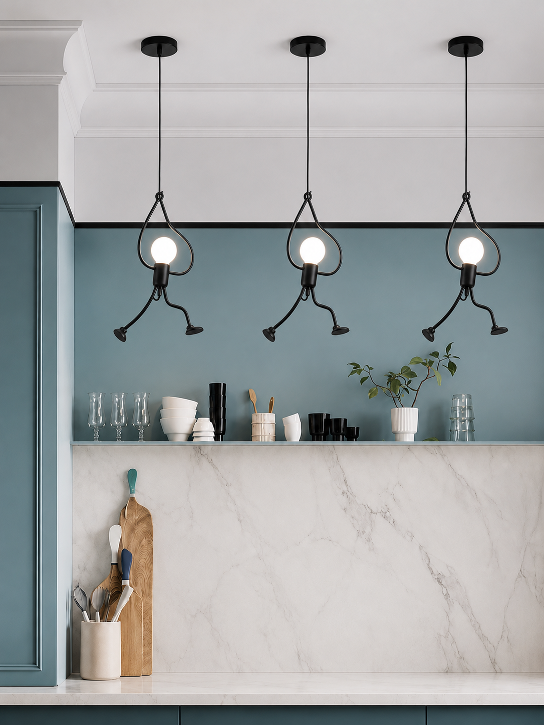 Suspension Artistique Petit Homme en Fer Noir — Luminaire Design Original Créatif | FUNAMBULE™