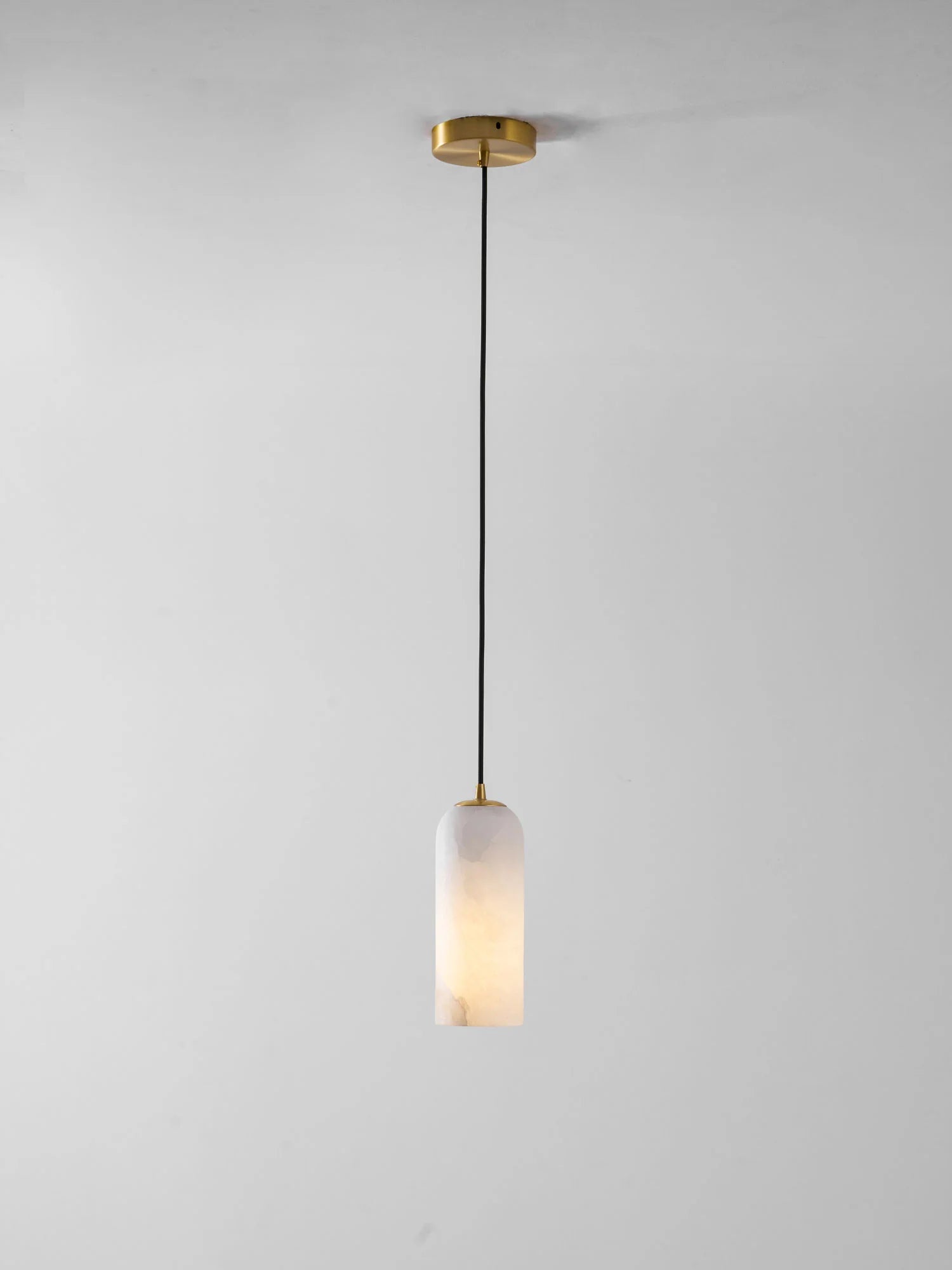 Suspension Cylindre en Marbre Espagnol — Petit Lustre Style Nordique Minimaliste | MENHIR™