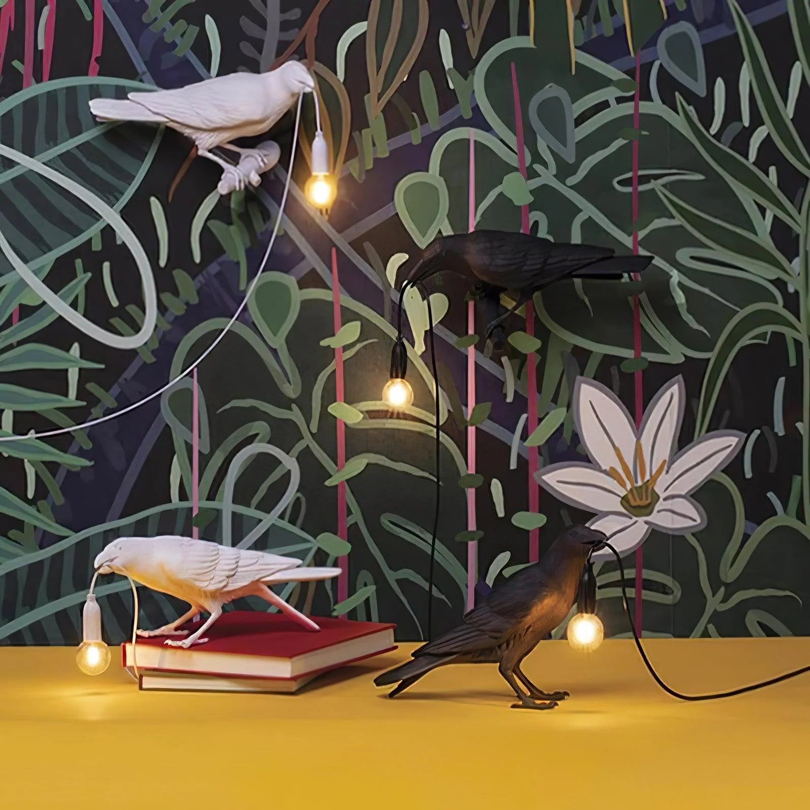 Lampe à Poser Design Corbeau Résine Sculpturale pour Chambre & Bureau | CORBEAU™