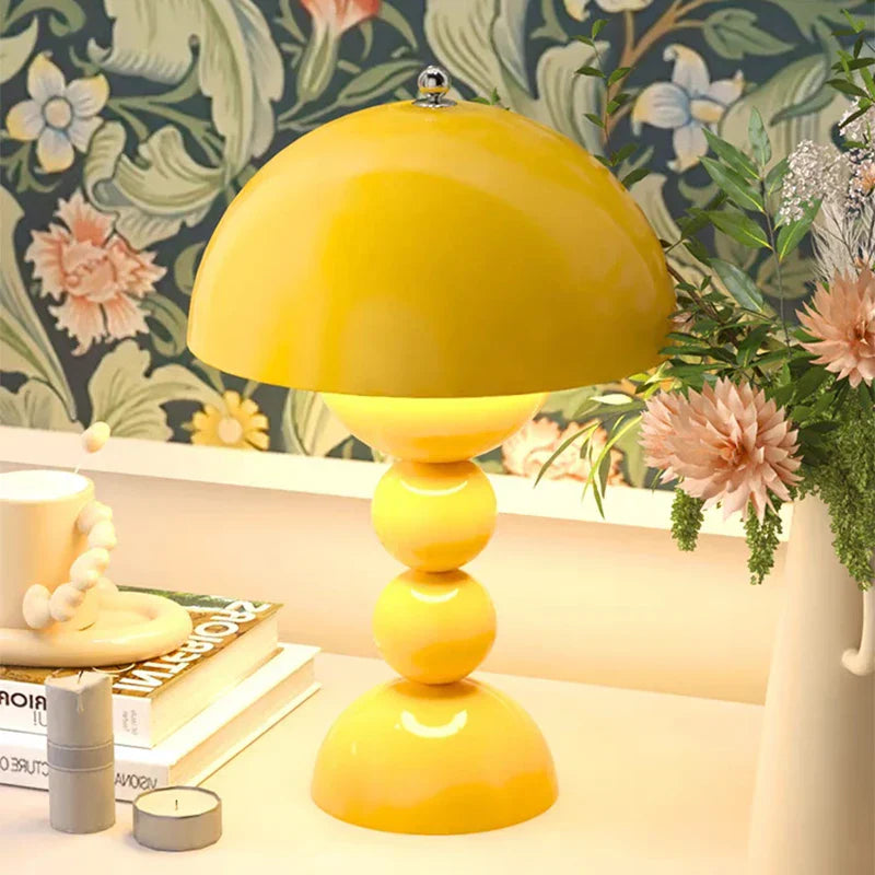 Lampe de Table - Base Boule Jaune et Abat-Jour Arrondi