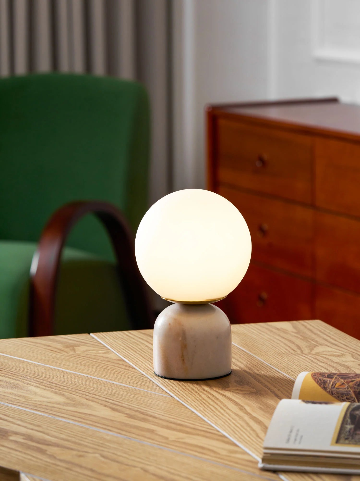Lampe de Chevet Globe en Verre & Socle en Marbre | SATURNE™