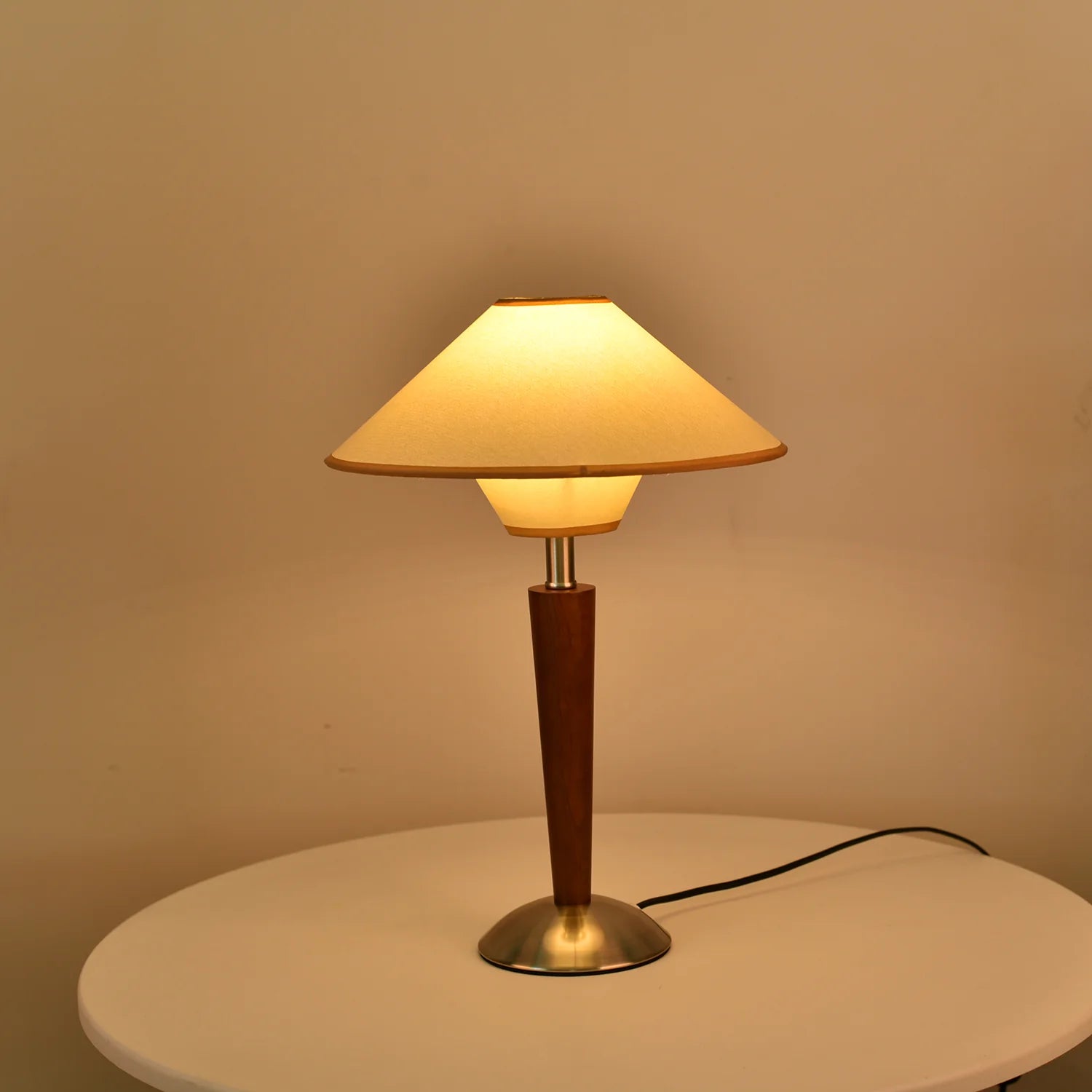 Lampe de Chevet Noyer Massif & Abat-jour Conique en Tissu | NOISETTE™