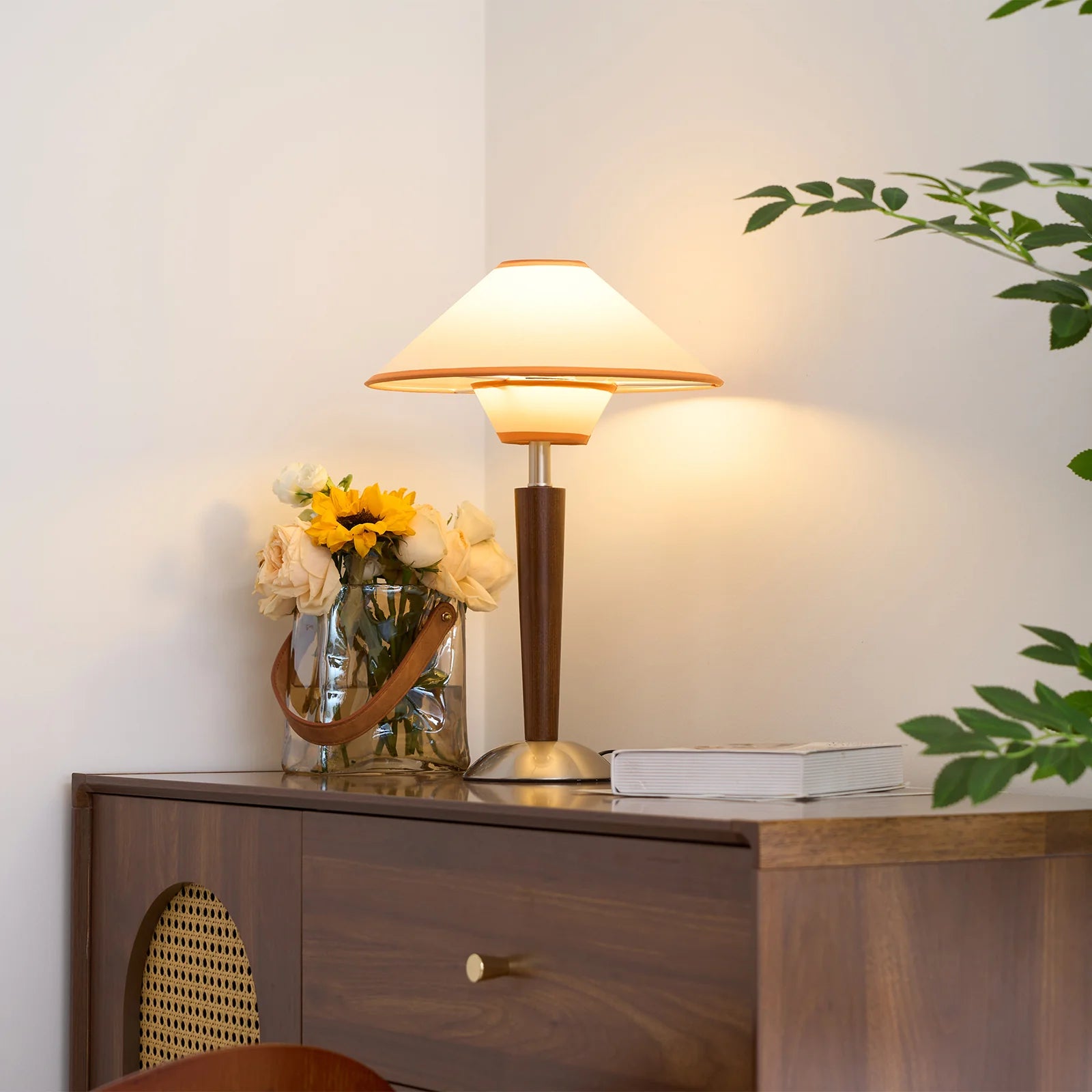 Lampe de Chevet Noyer Massif & Abat-jour Conique en Tissu | NOISETTE™