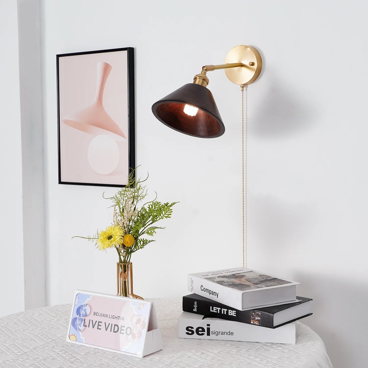 Applique Murale Cône en Bois de Noyer et Laiton — Style Edison Vintage | CHAPEAU™