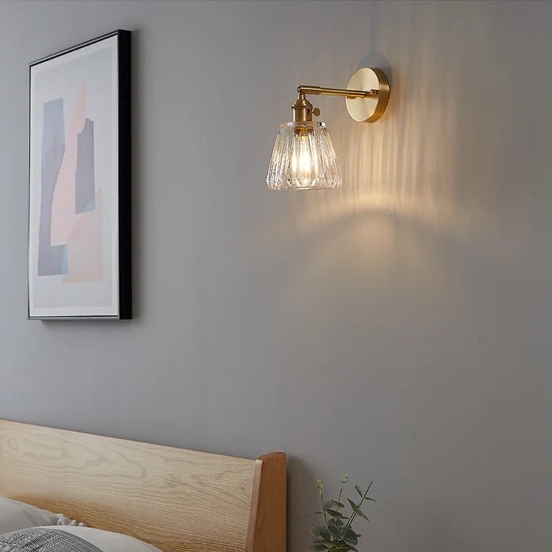 Applique Murale Vintage en Laiton et Verre Cannelé — Style Atelier Rétro | ODEON™ - Lampes Design