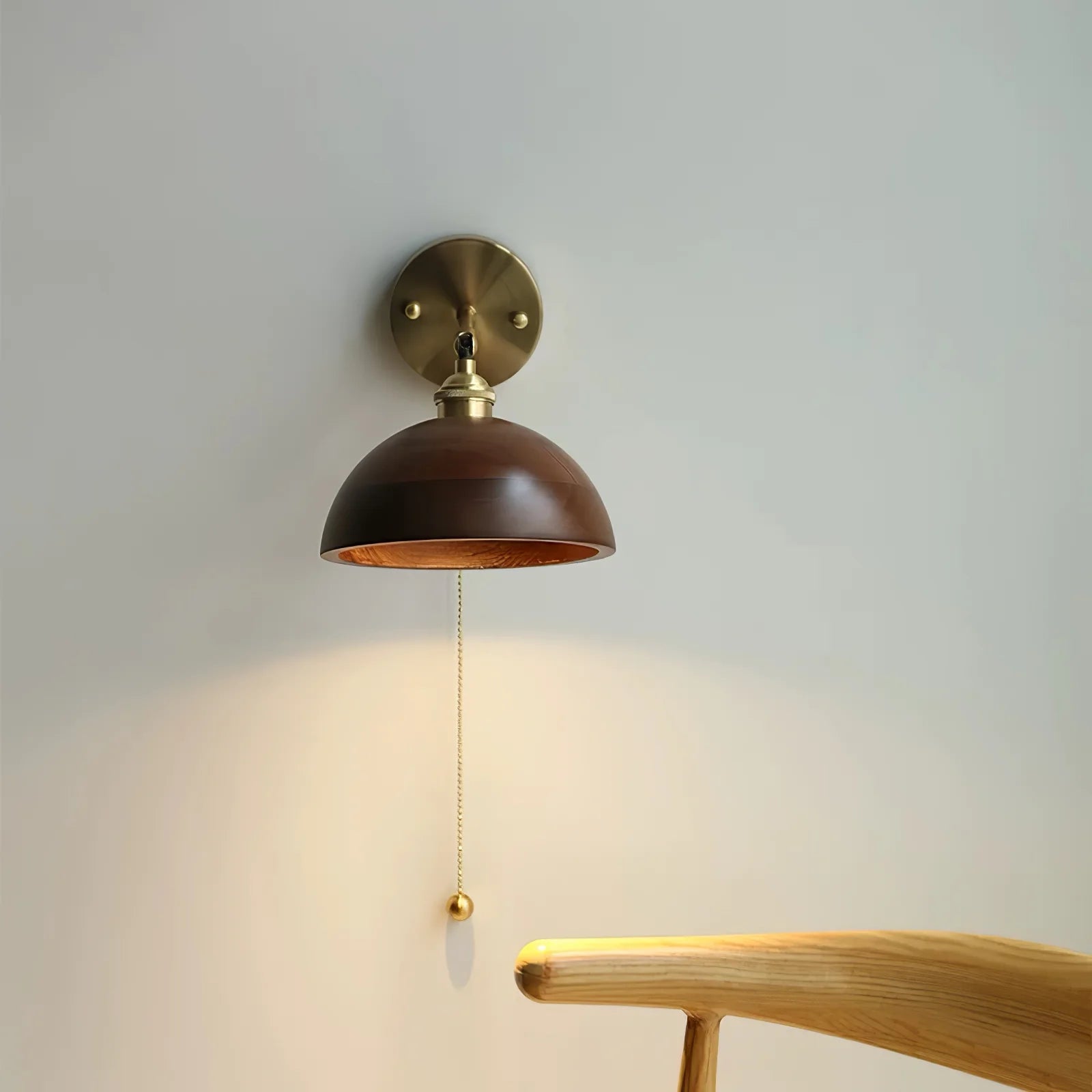Applique Murale Cône en Bois de Noyer et Laiton — Style Edison Vintage | CHAPEAU™