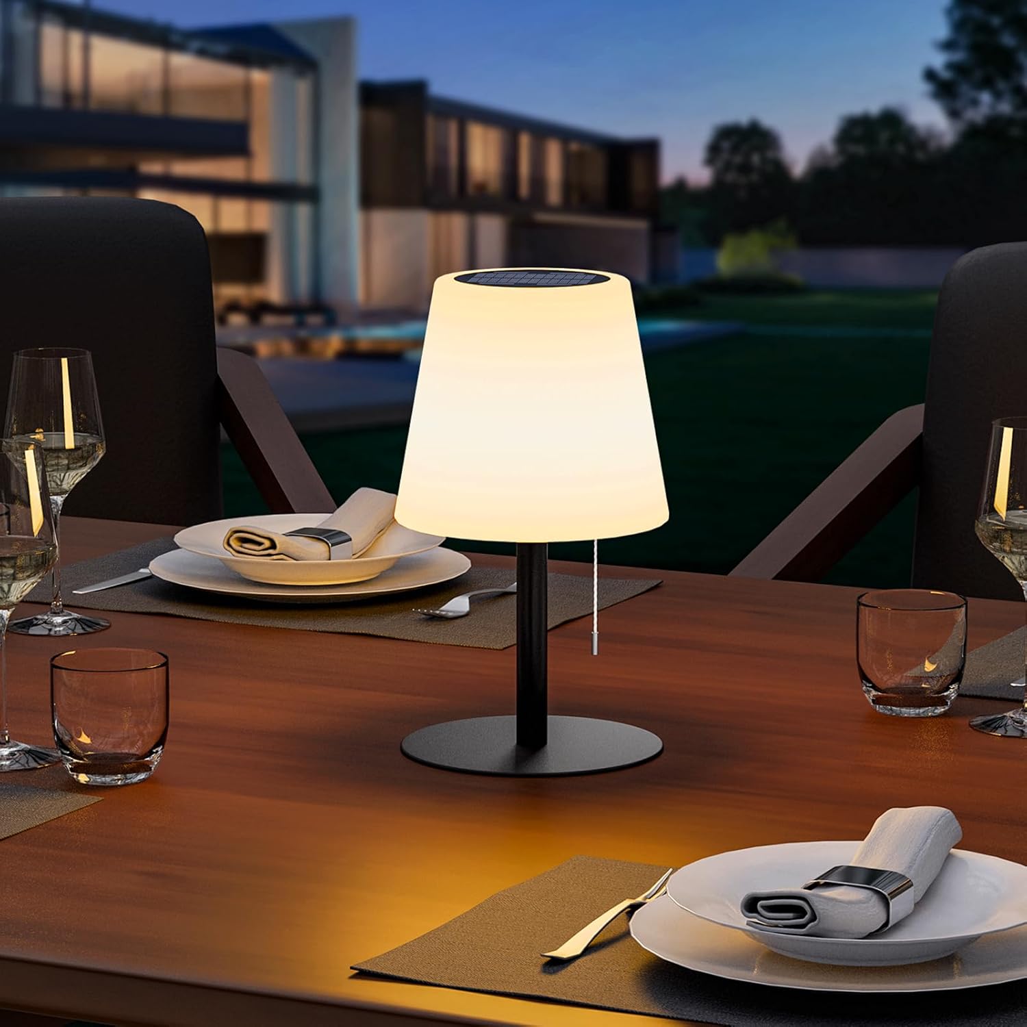 lampe de table solaire 2 en 1 Kimberly pour extérieur avec éclairage LED intégré