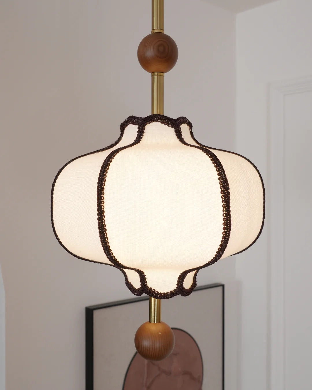 Suspension Lanterne en Tissu et Laiton — Lustre Vintage Style Japonais Chic | KOTO™