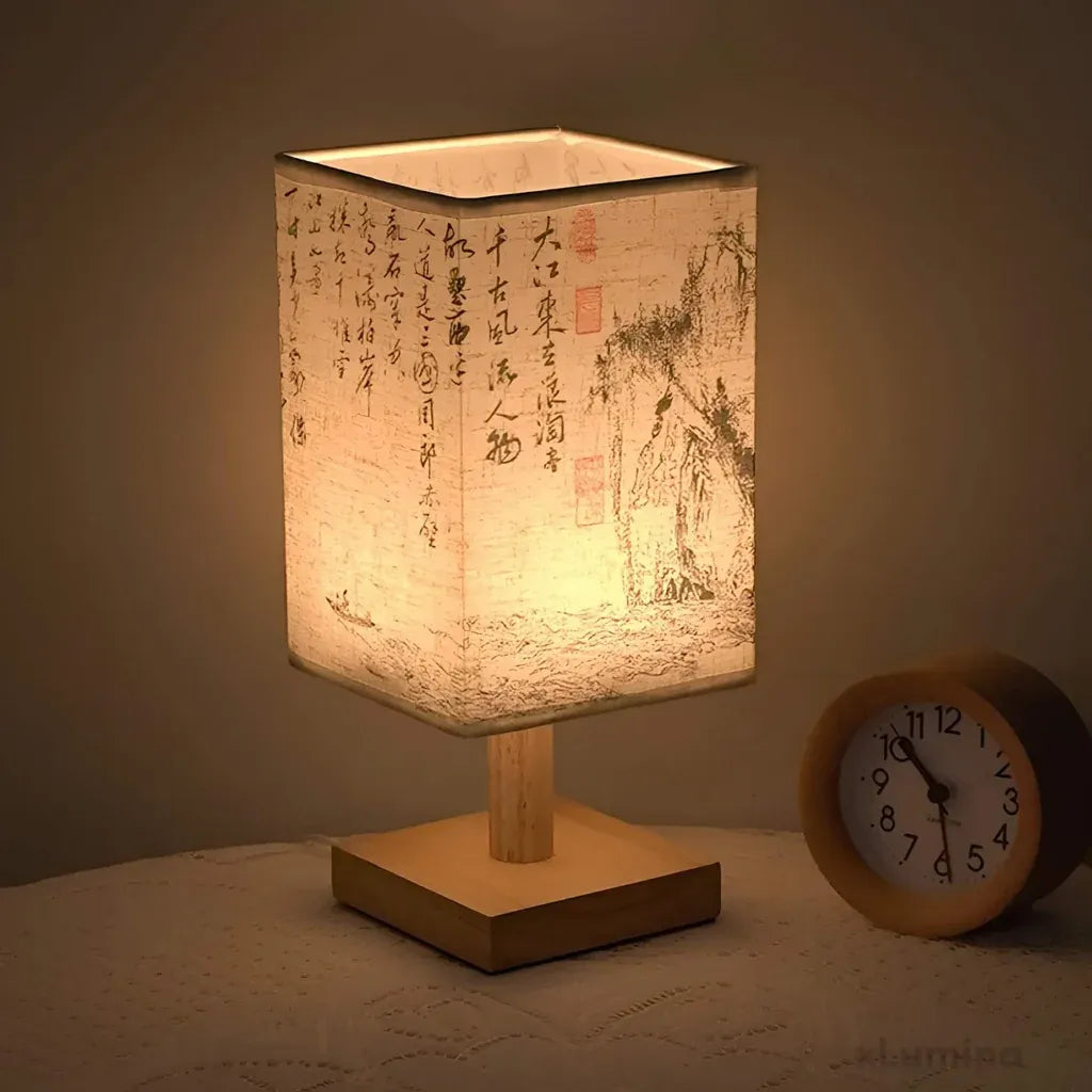 Lampe de Chevet Style Chinois Bois & Tissu — Veilleuse Design Zen | MING™