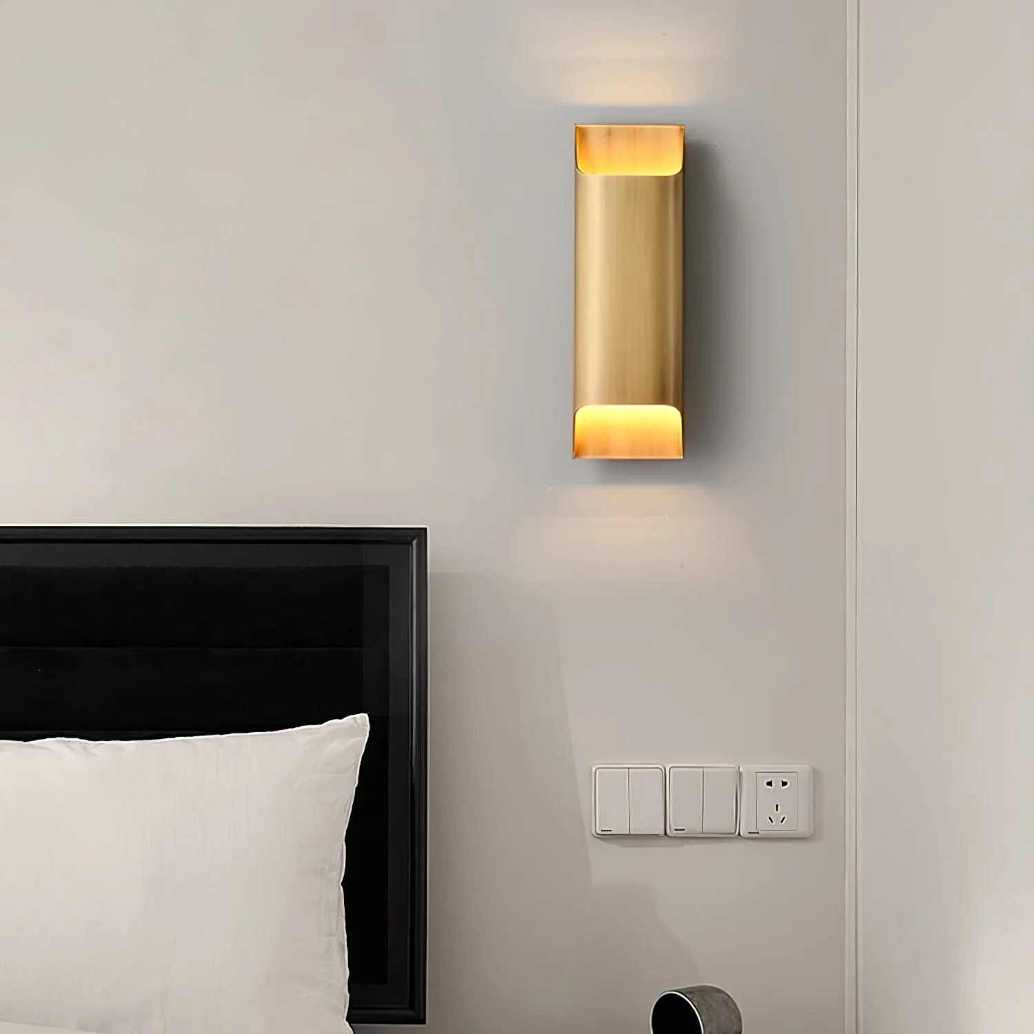 Applique Murale Minimaliste en Laiton — Lampe Murale Style Cottage | TRINGLE™