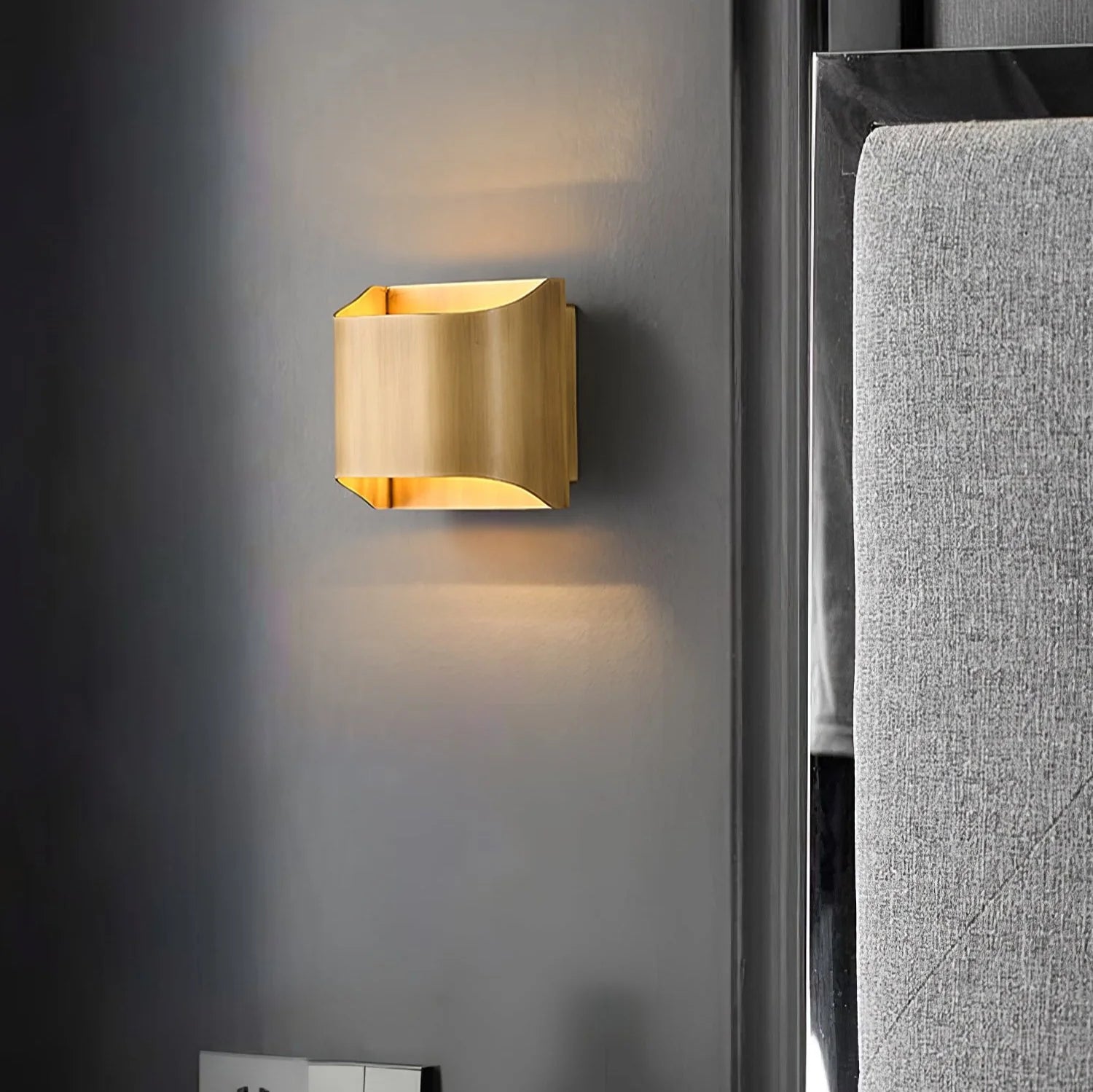 Applique Murale Minimaliste en Laiton — Lampe Murale Style Cottage | TRINGLE™