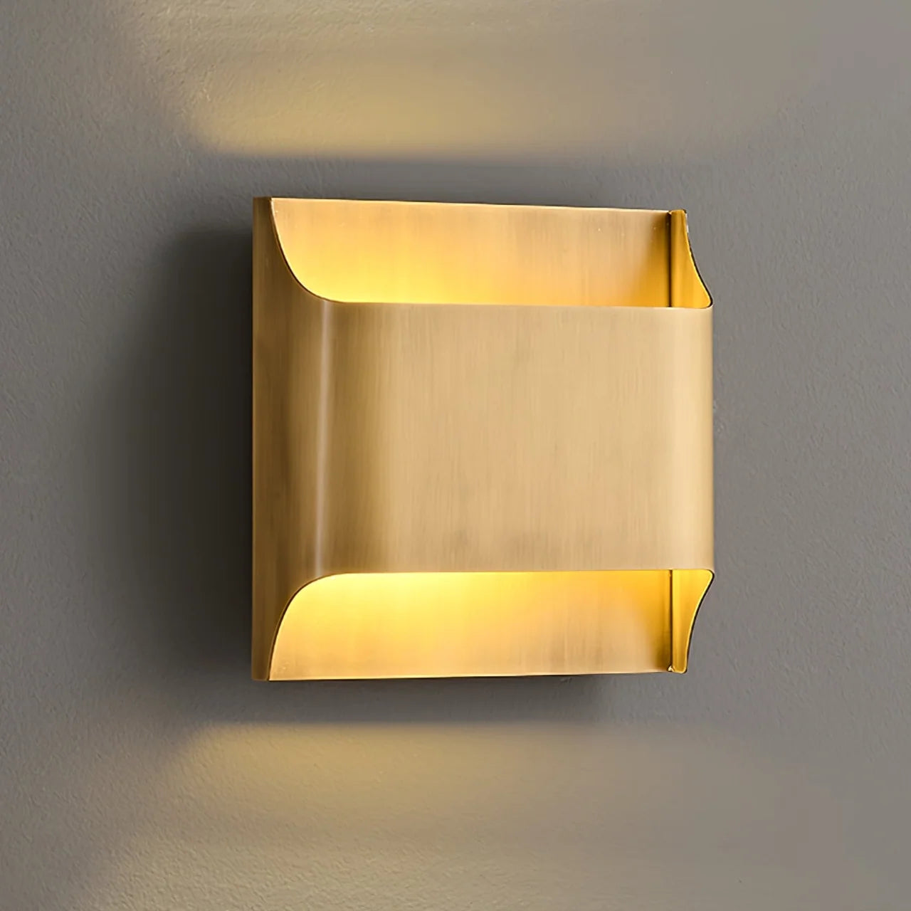 Applique Murale Minimaliste en Laiton — Lampe Murale Style Cottage | TRINGLE™