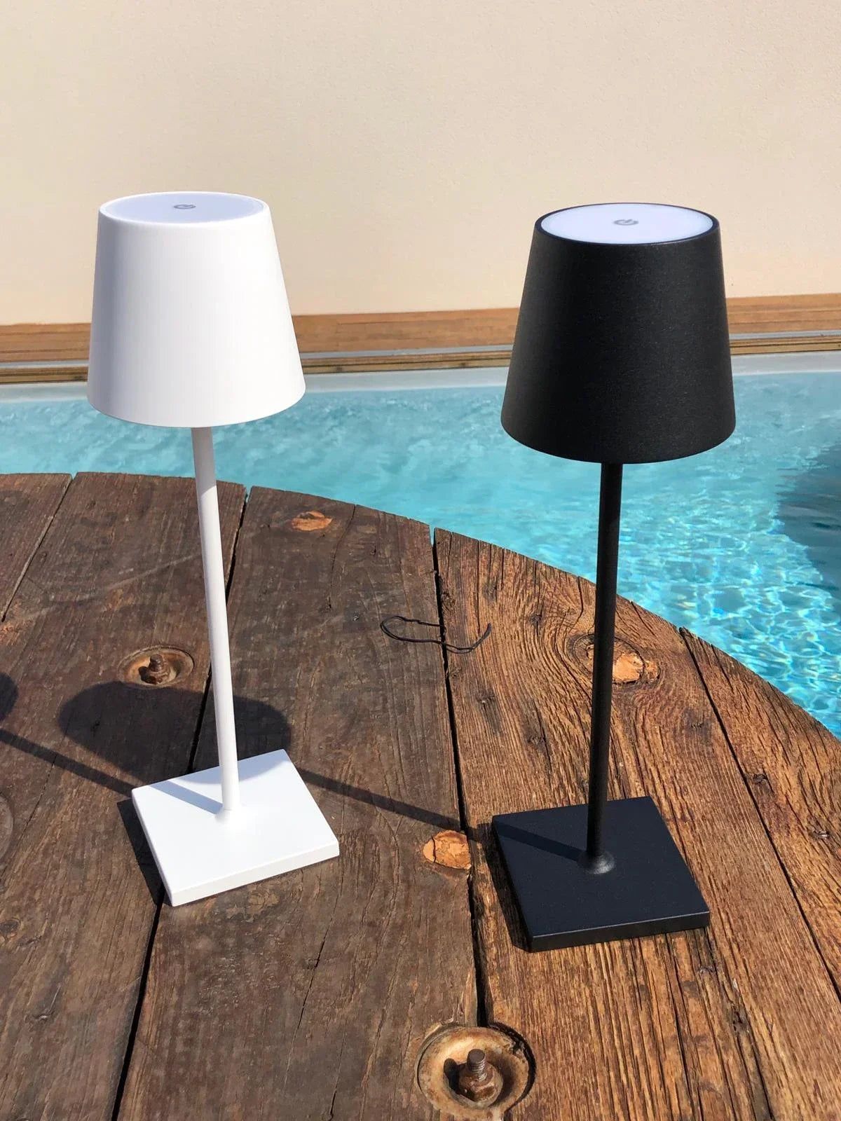lampe de table élégante Jazzig sans fil avec design moderne et lumière d’ambiance