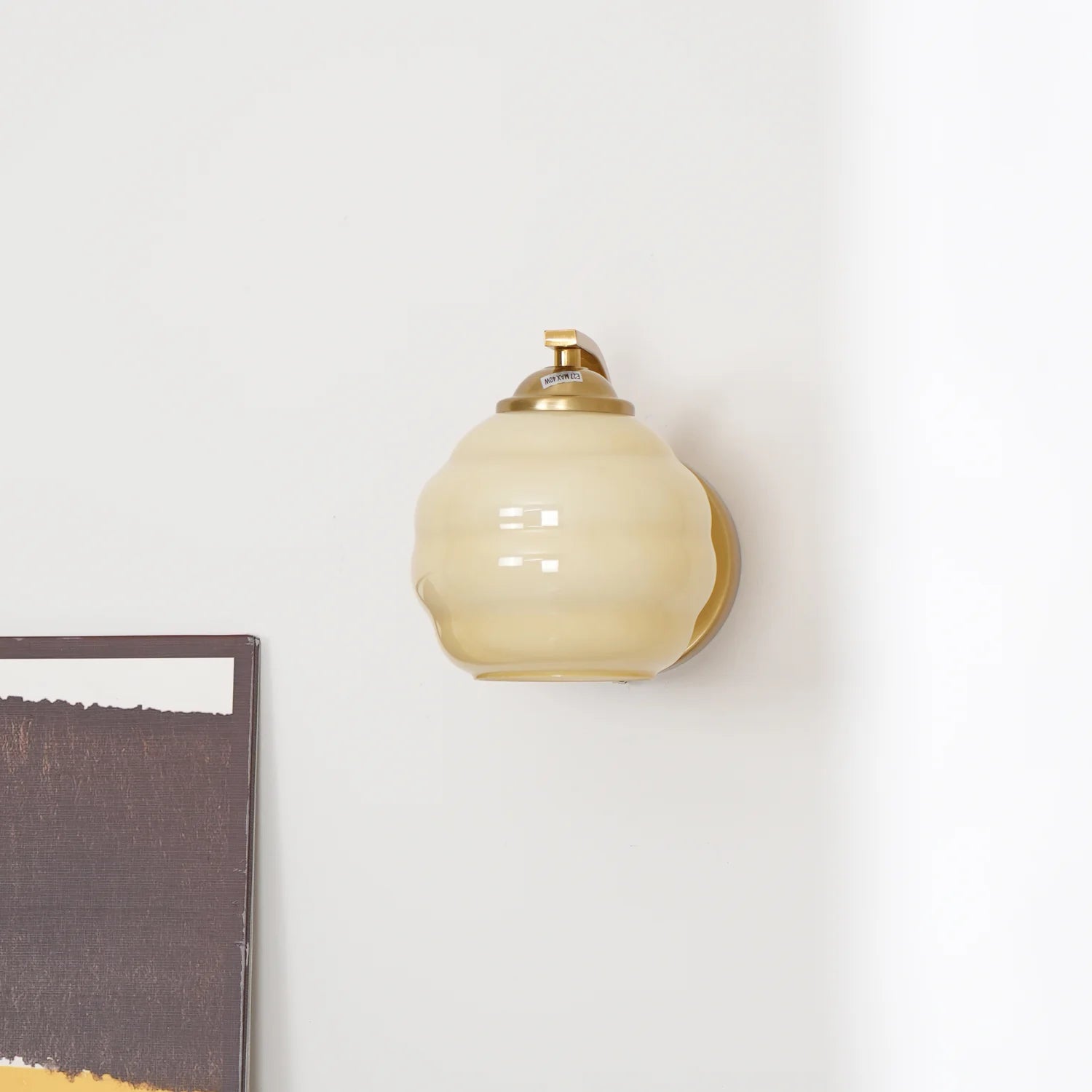Applique Murale Globe en Verre Laiteux Style Art Déco | GALBE™