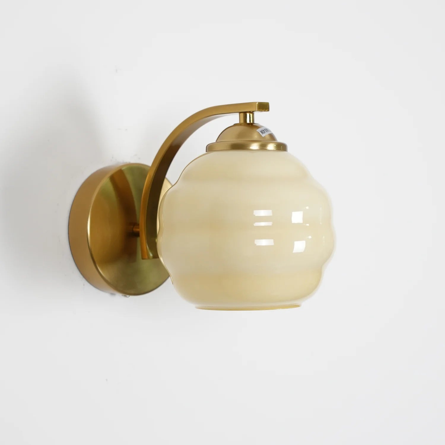 Applique Murale Globe en Verre Laiteux Style Art Déco | GALBE™