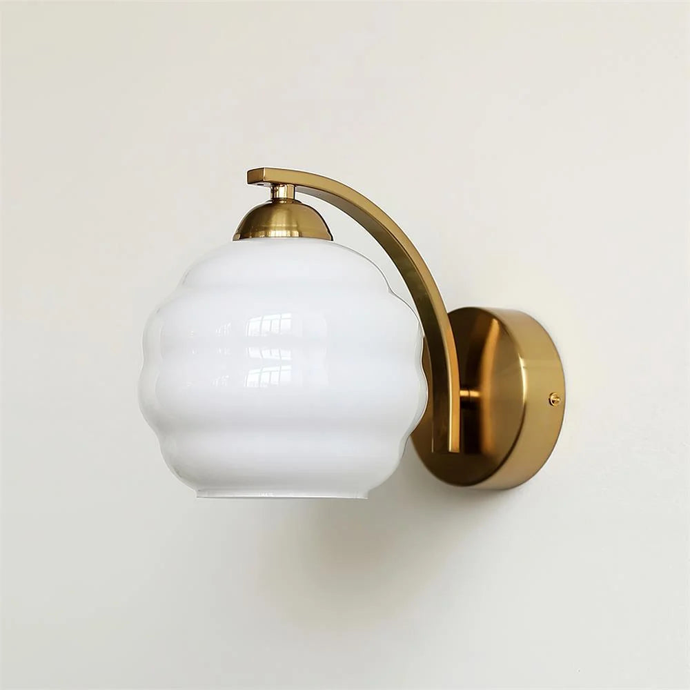 Applique Murale Globe en Verre Laiteux Style Art Déco | GALBE™