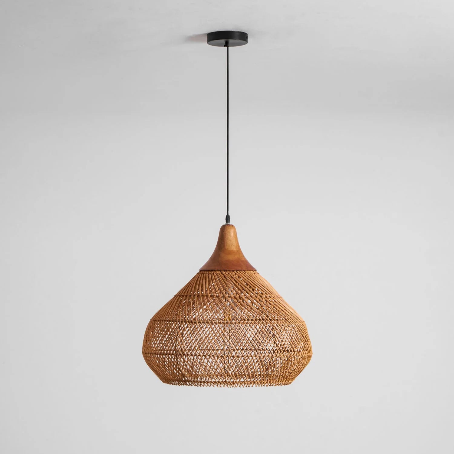 Suspension en Rotin Tressé — Lustre Style Asie du Sud-Est | OSIER™