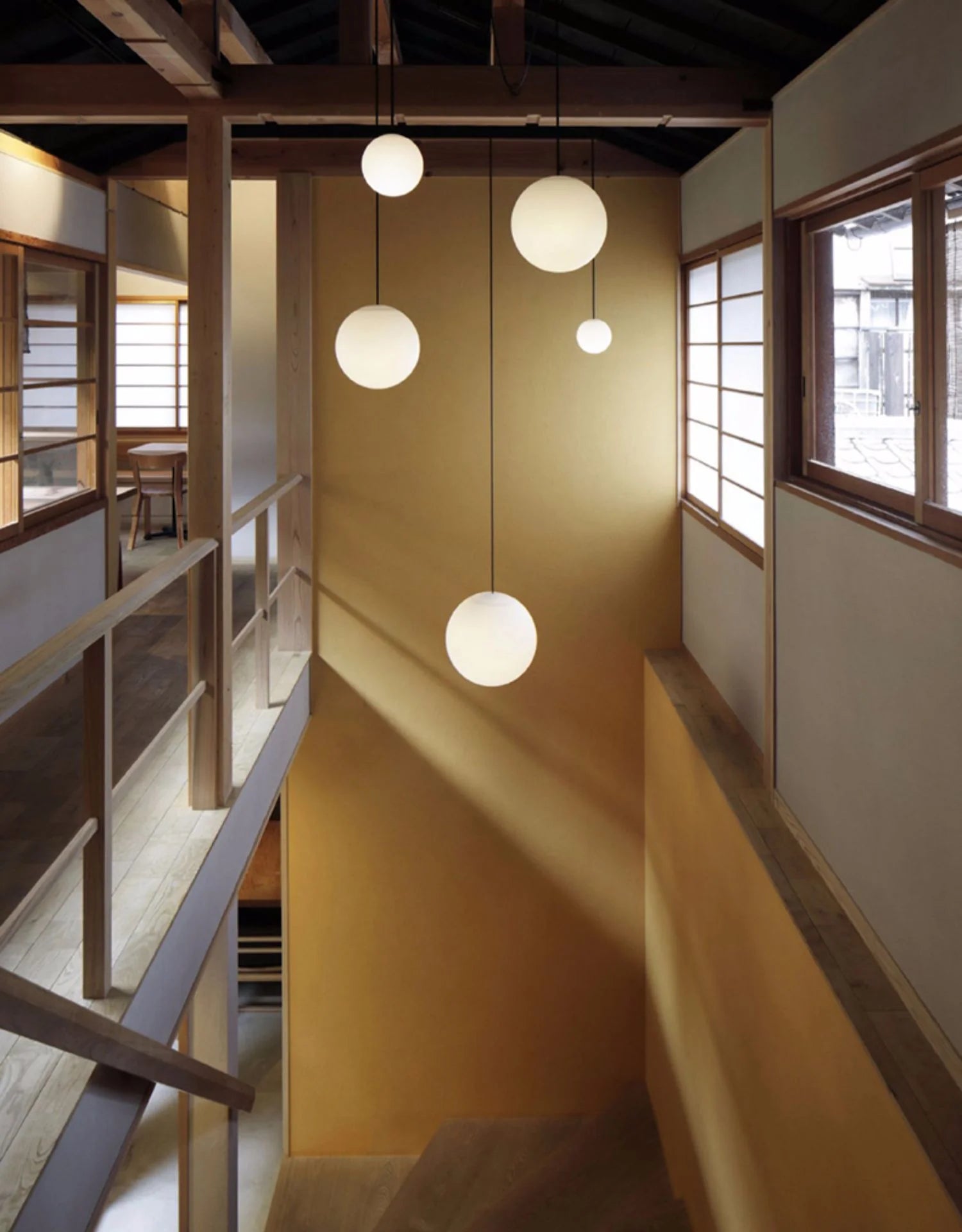 Suspension Boule en Verre Blanc — Lustre Minimaliste Style Moderne | BILLE™