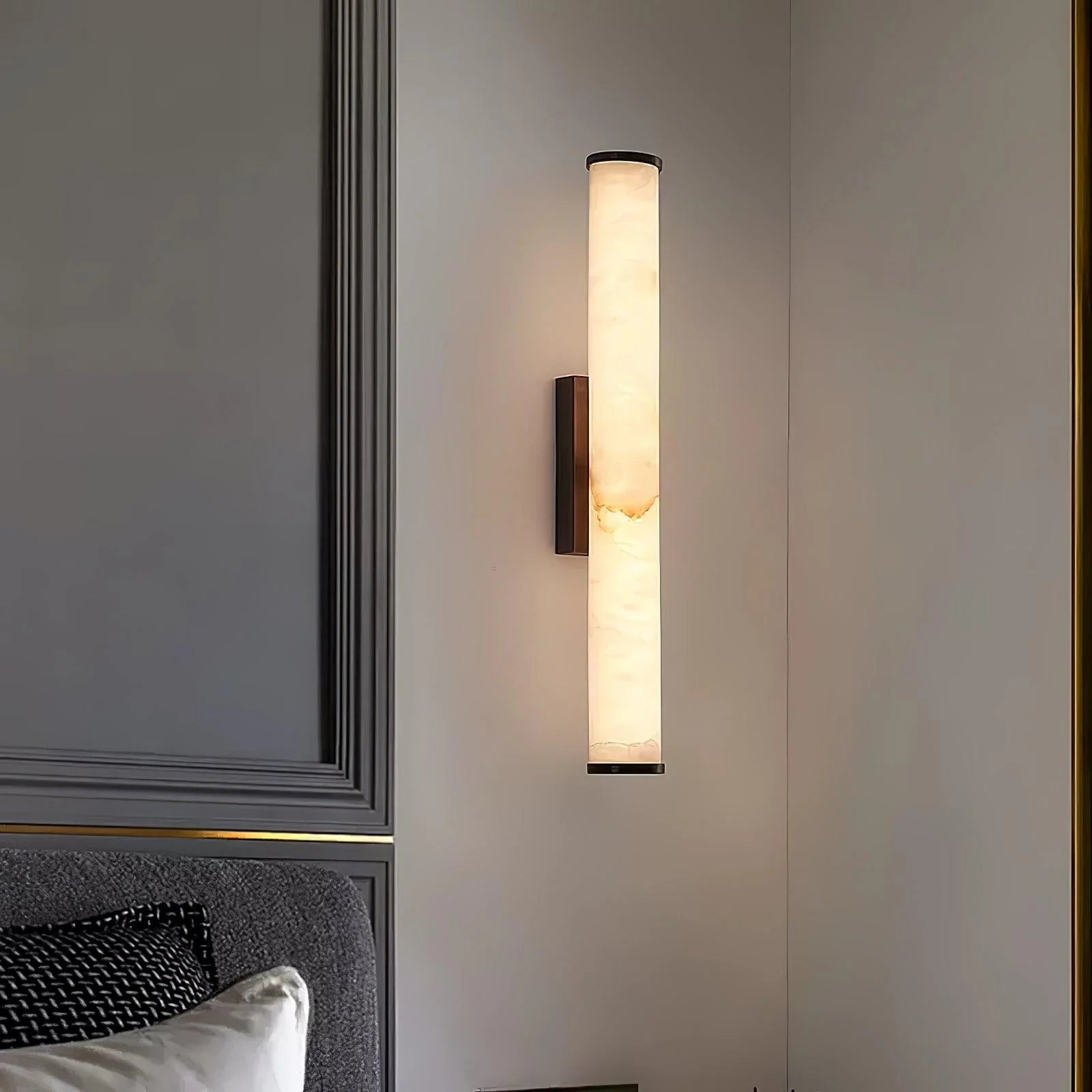 Applique Murale en Pierre Imitation Marbre & Cuivre — Lampe Barre Style Moderne Neutre | CALCAIRE™