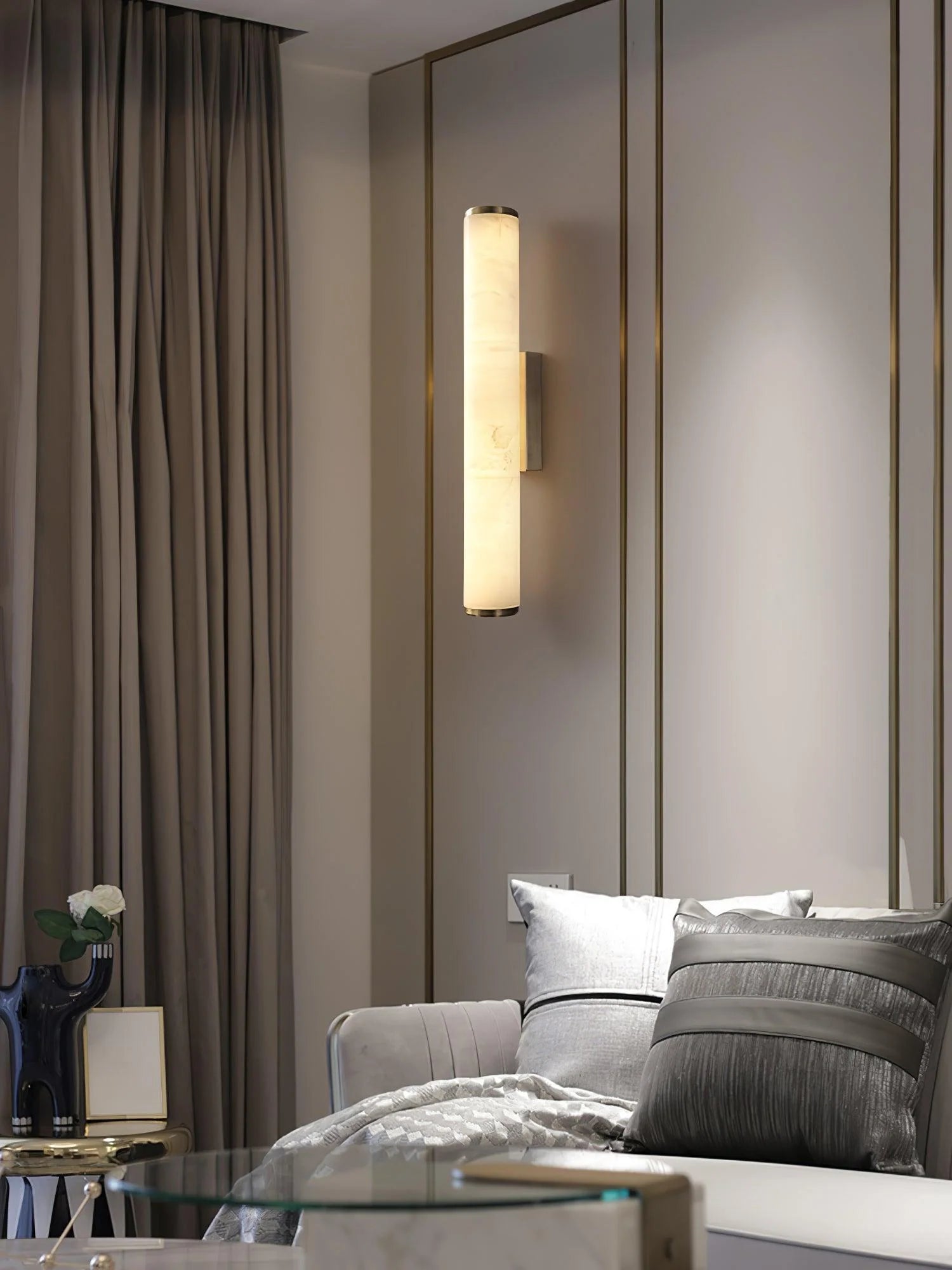 Applique Murale en Pierre Imitation Marbre & Cuivre — Lampe Barre Style Moderne Neutre | CALCAIRE™