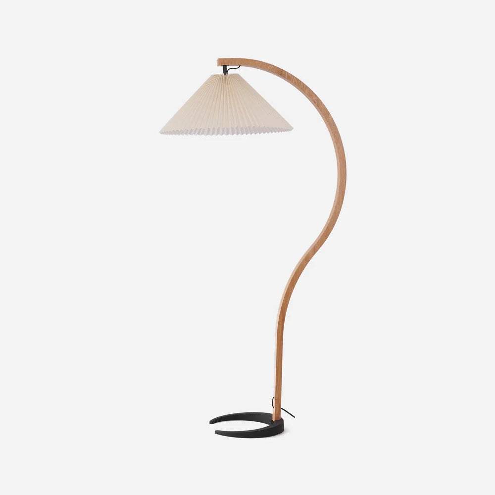 Lampadaire Arqué Bois Massif Abat-Jour Plissé — Luminaire Nordique Dimmable | ARCADE™