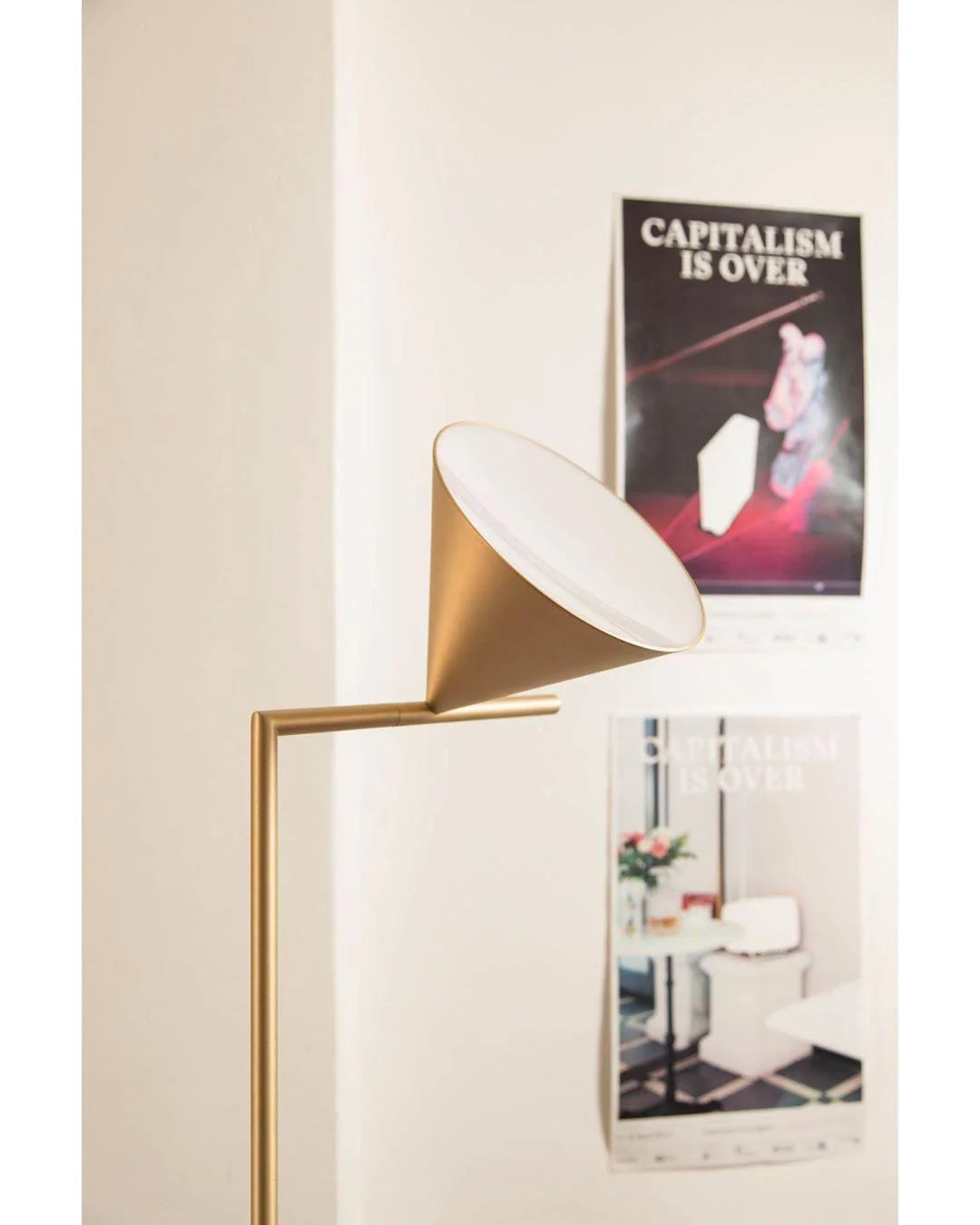 Lampadaire Doré Pied Acier & Base Marbre — Abat-jour Conique Style Classique | CANNE™