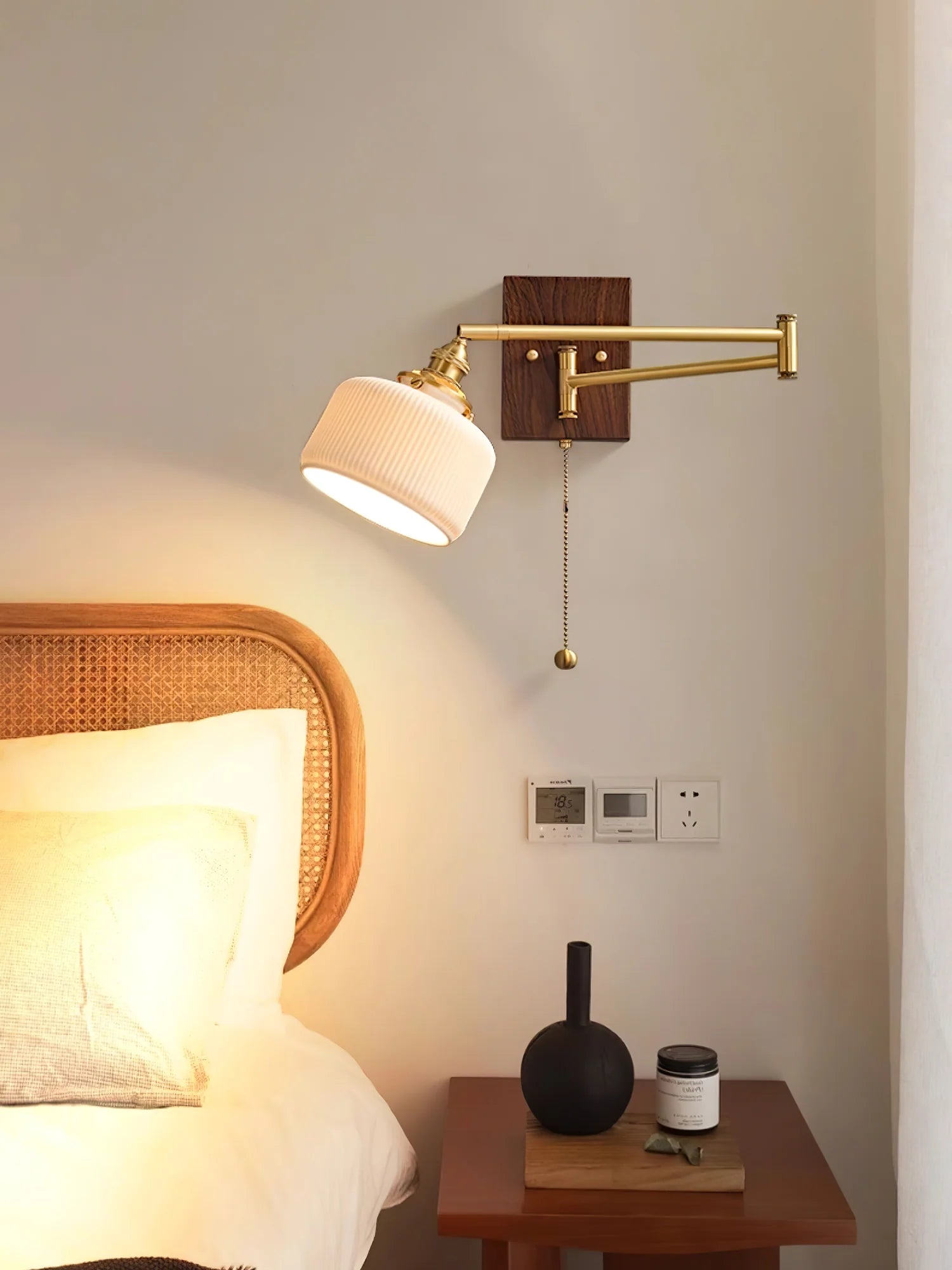Applique Murale à Bras Articulé Noyer & Cuivre — Lampe Chevet Style Moderne | LIANE™