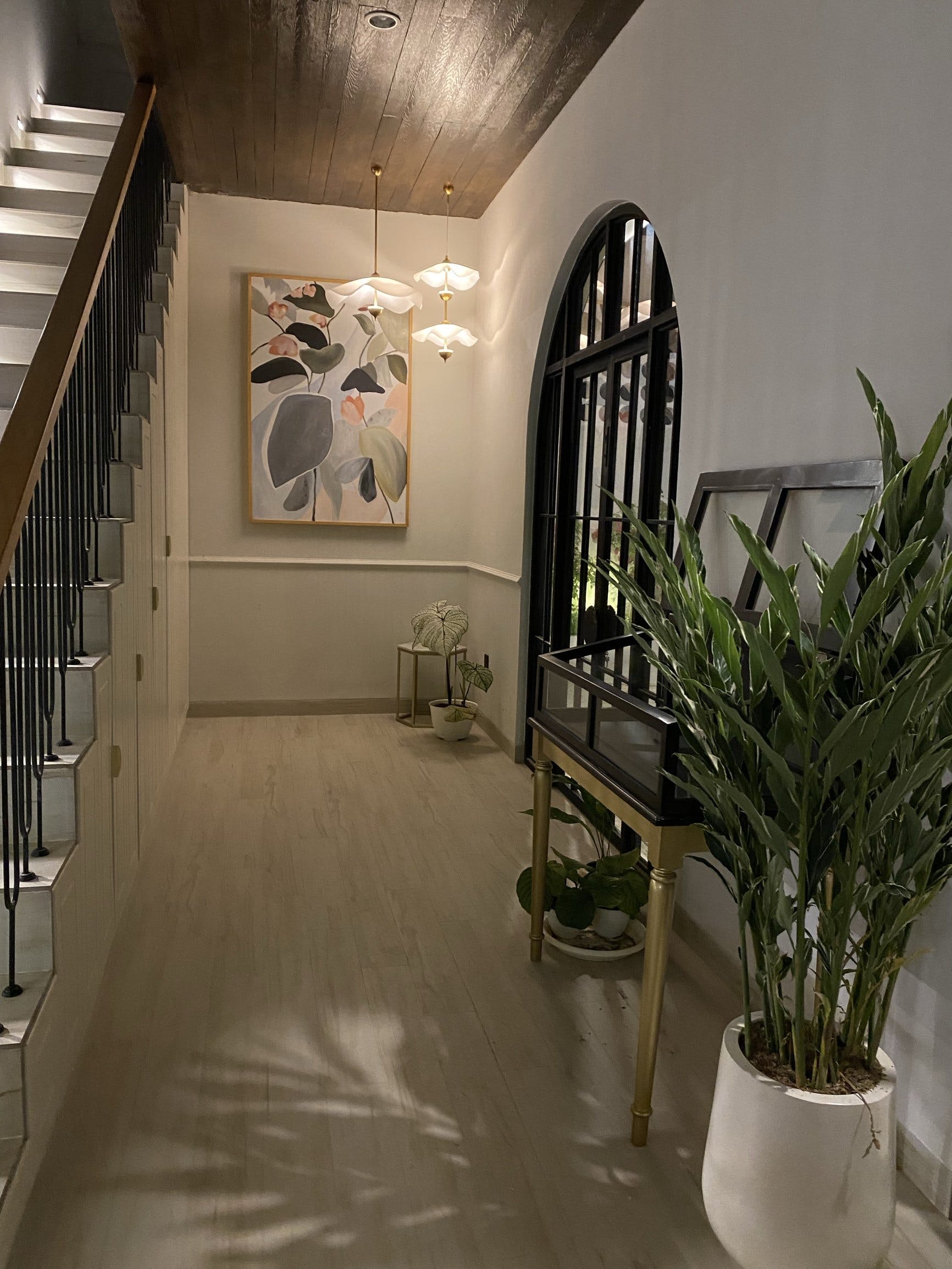 Suspension Feuille de Lotus Dorée — Lustre Art Déco Style Moderne | FEUILLAGE™