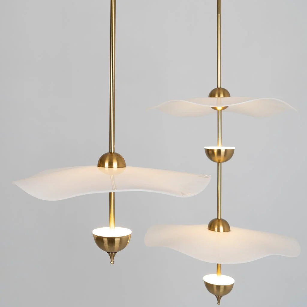 Suspension Feuille de Lotus Dorée — Lustre Art Déco Style Moderne | FEUILLAGE™