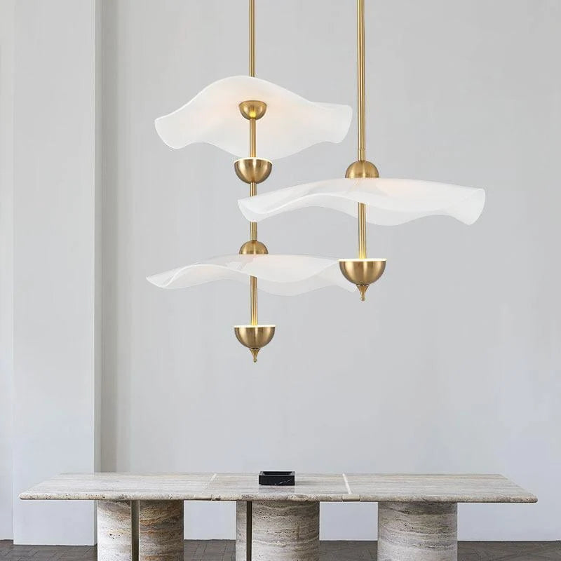Suspension Feuille de Lotus Dorée — Lustre Art Déco Style Moderne | FEUILLAGE™