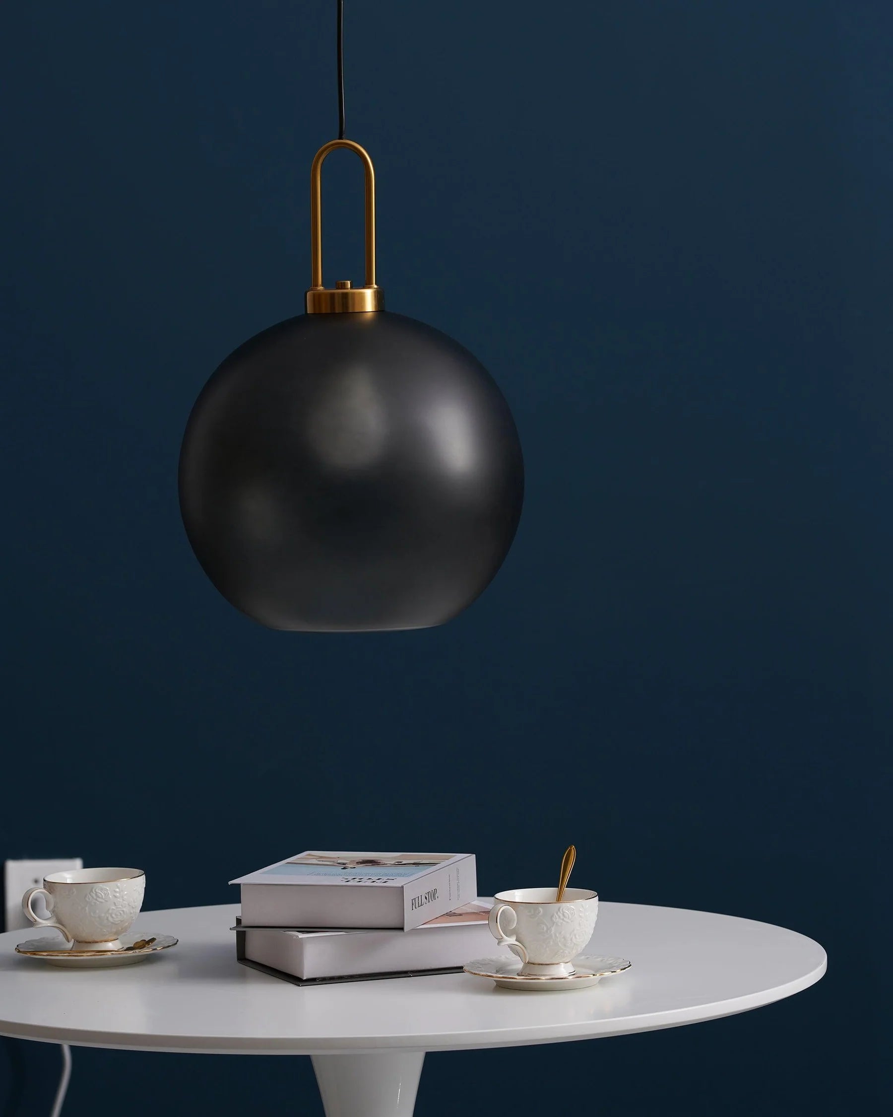 Suspension Boule en Verre Soufflé — Lustre Style Nordique | FLACON™