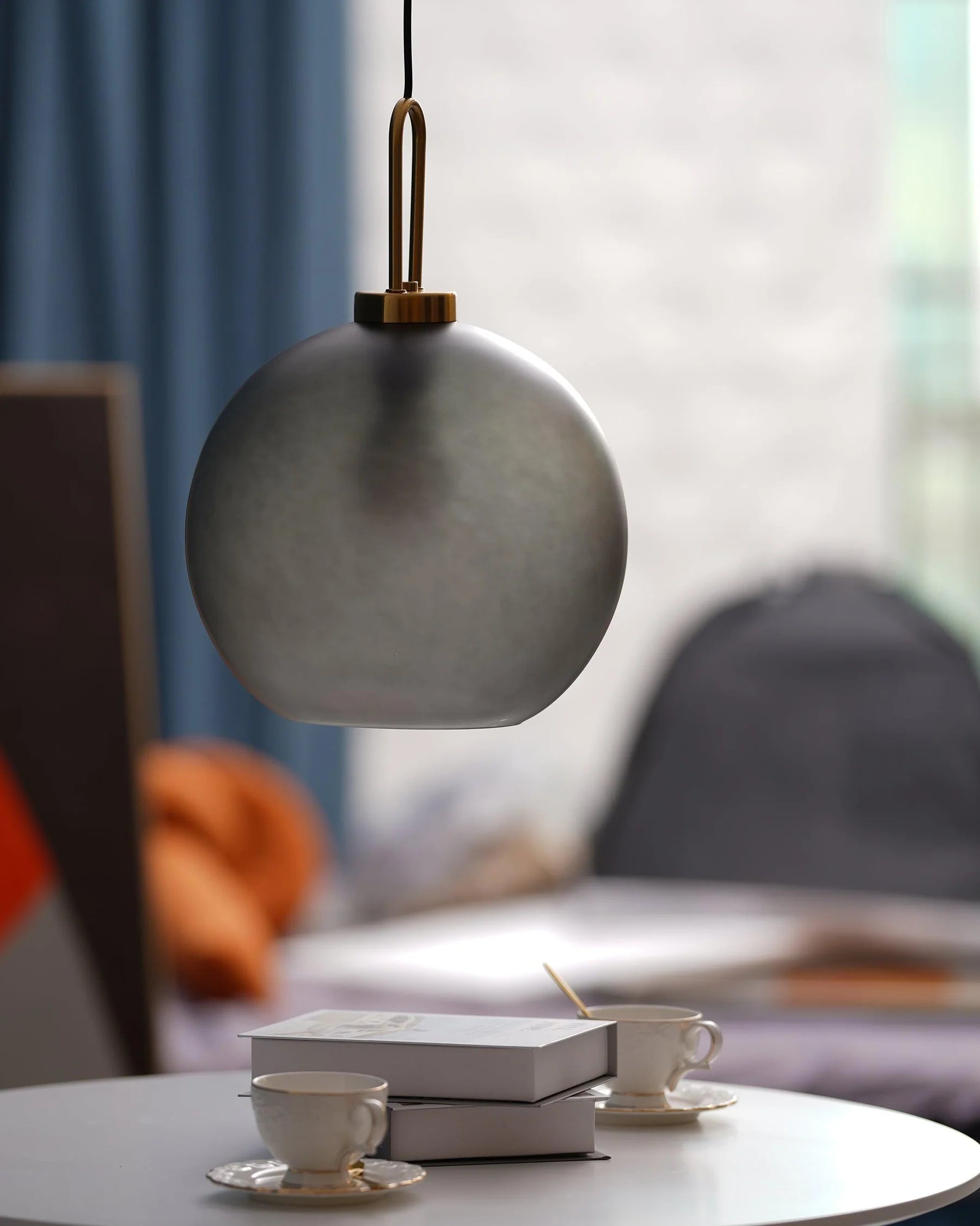 Suspension Boule en Verre Soufflé — Lustre Style Nordique | FLACON™