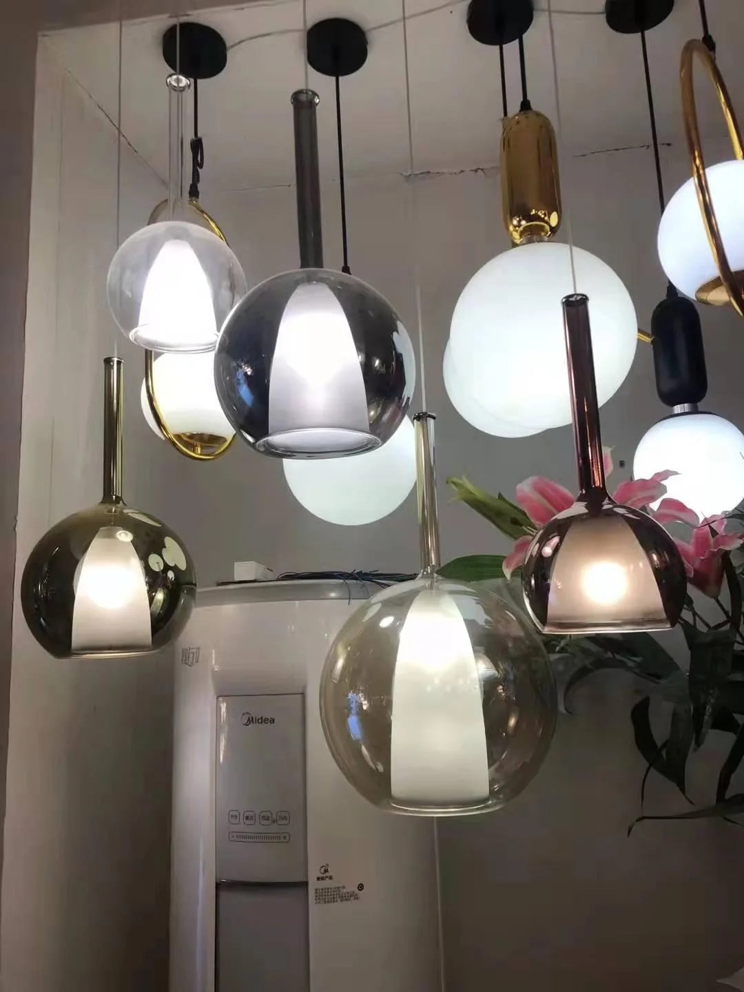 Suspension Boule en Verre Doré — Lustre Semi-Encastré Style Moderne Dimmable | GIVRE™