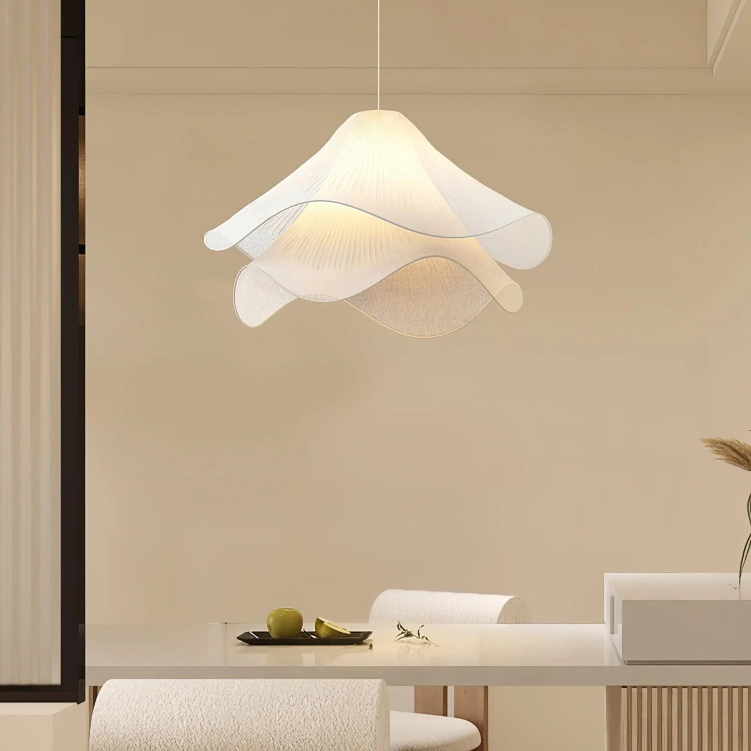 Suspension Pétales en Tissu Froncé — Lampe Style Français Crème | VOLANT™