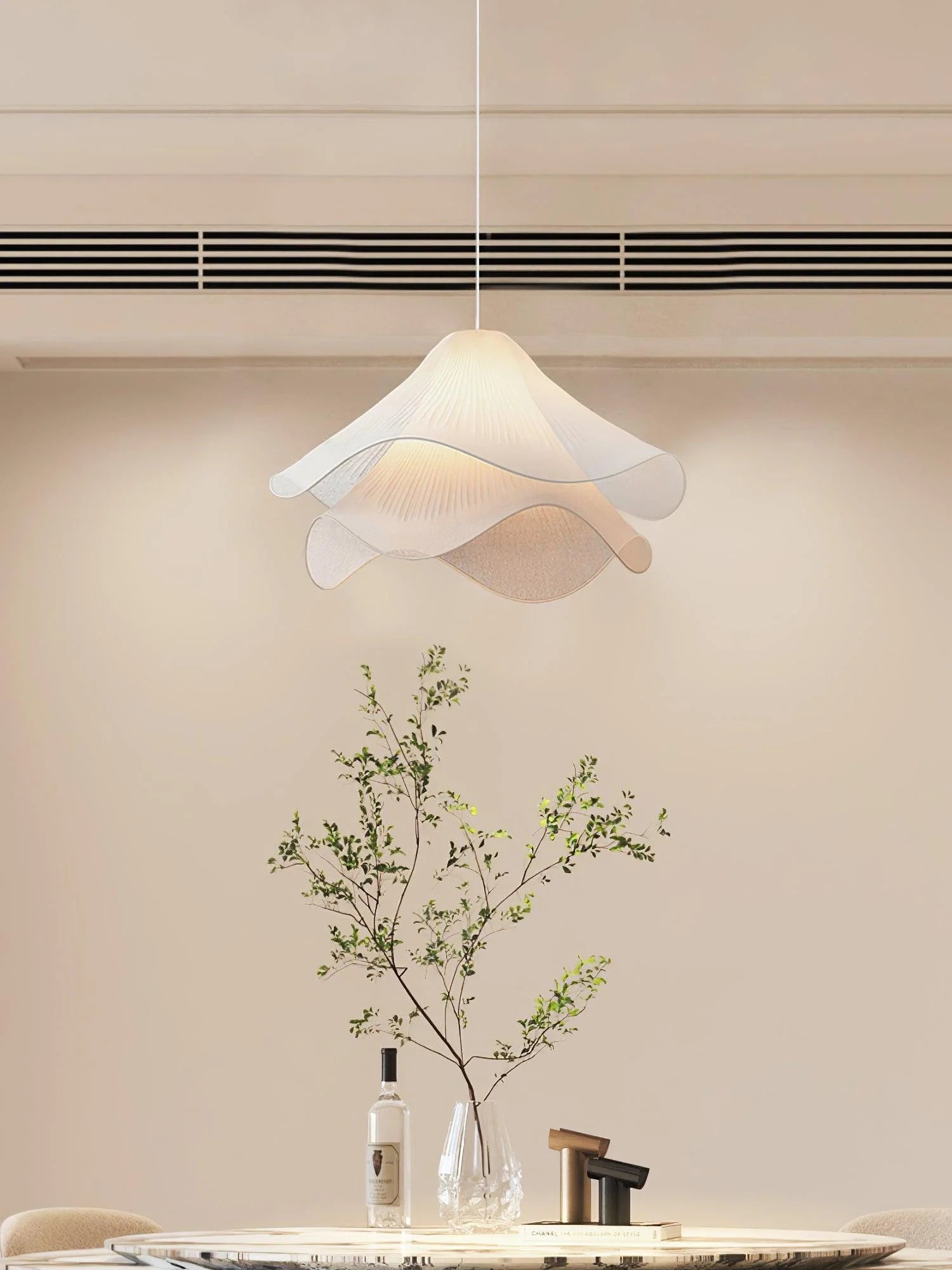Suspension Pétales en Tissu Froncé — Lampe Style Français Crème | VOLANT™