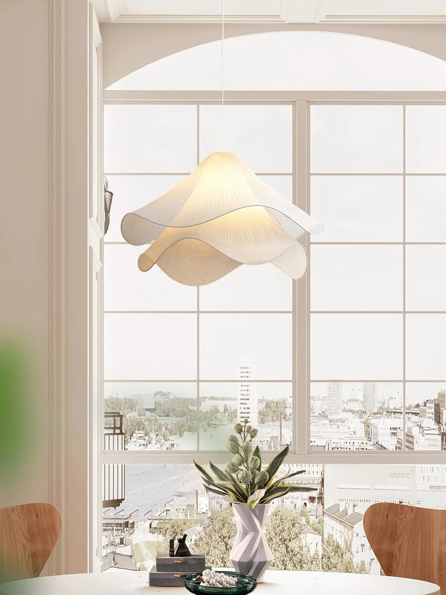 Suspension Pétales en Tissu Froncé — Lampe Style Français Crème | VOLANT™
