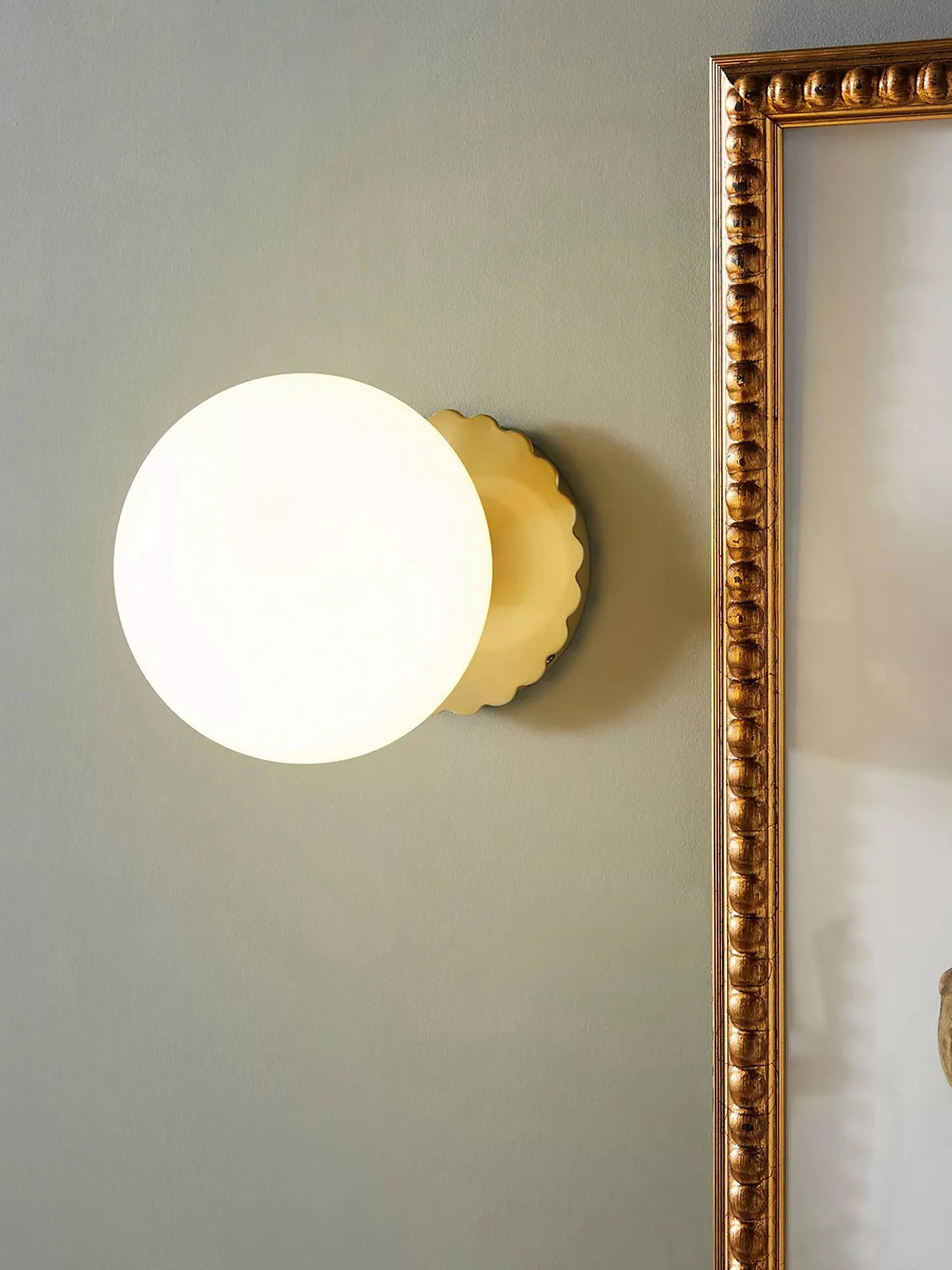 Applique Murale Globe en Verre Coloré — Lampe Murale Style Simple | PASTILLE™